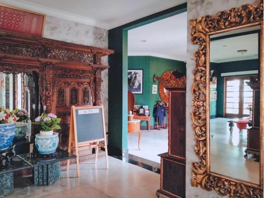 Arimbi Pejaten Suites