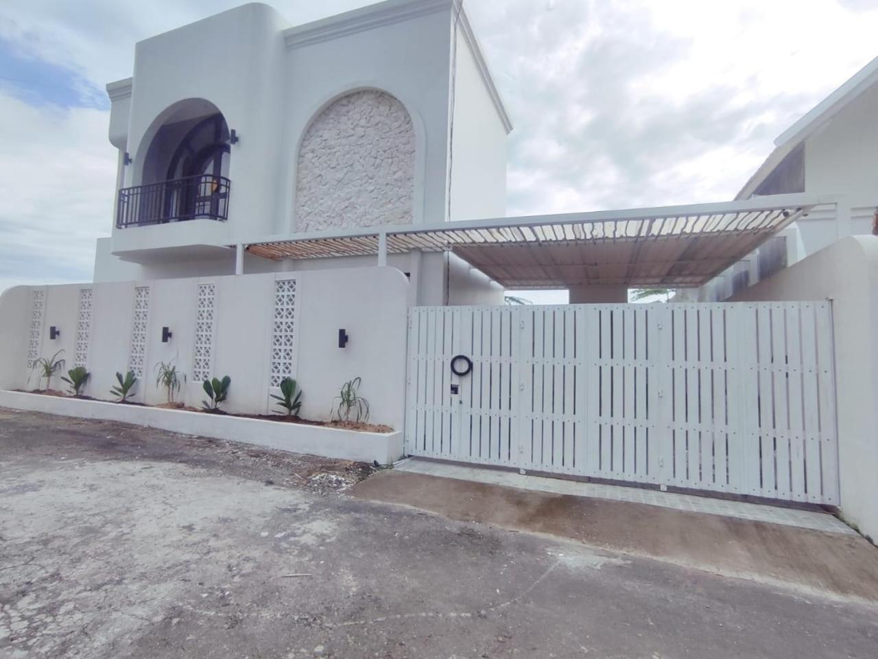 Mandapa Villa Kedungu by ABM