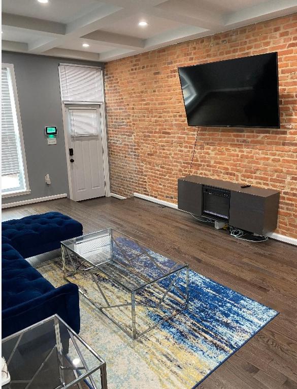Downtown upper canton home with rooftop and parking pad - Property Image 70