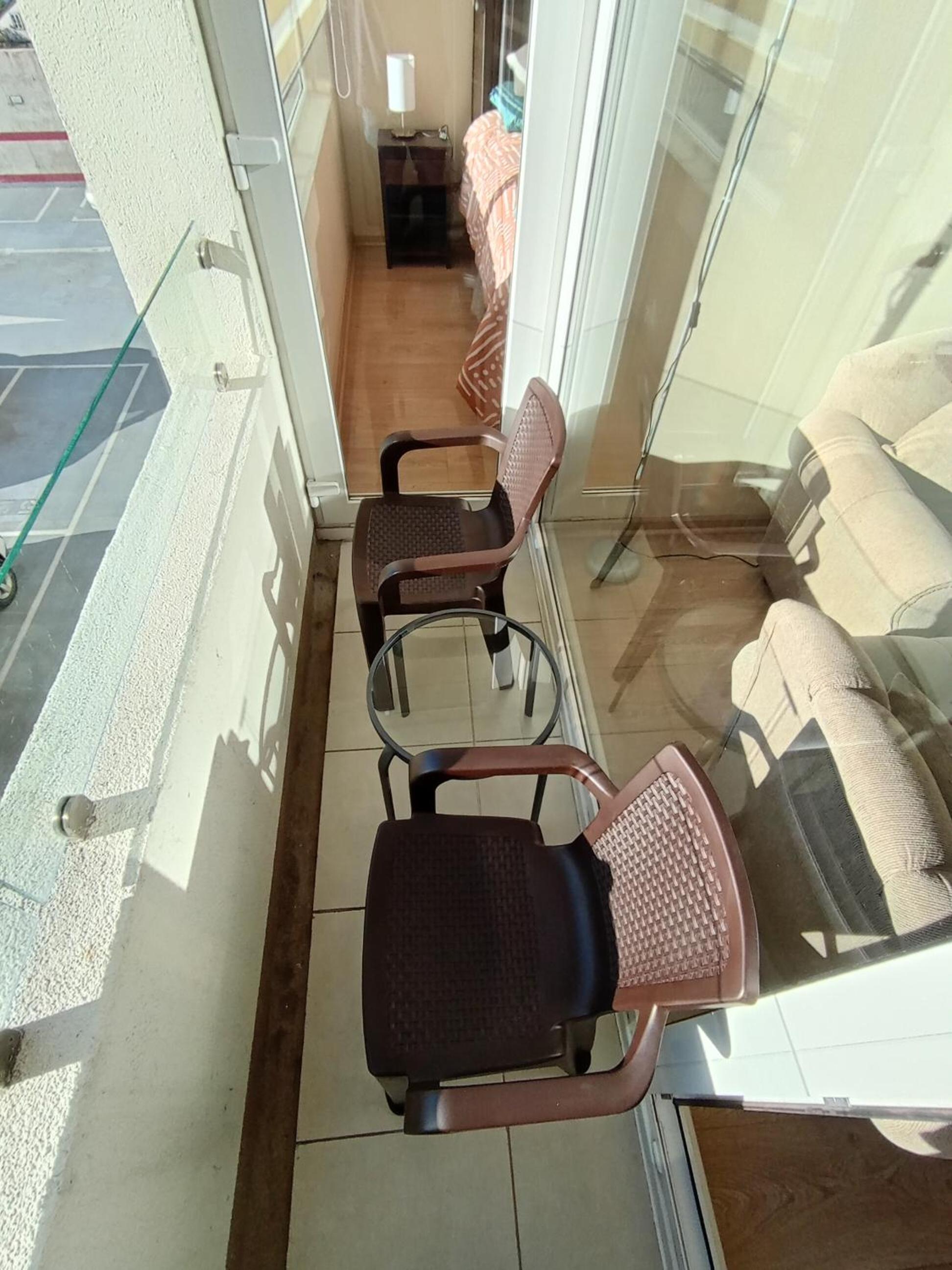 Arriendo 1 Departamento Diario Amoblado en Edificio Pleno Centro de Osorno Full Eléctrico y Estacionamiento Techado, Comodidad, Moderno y Seguridad