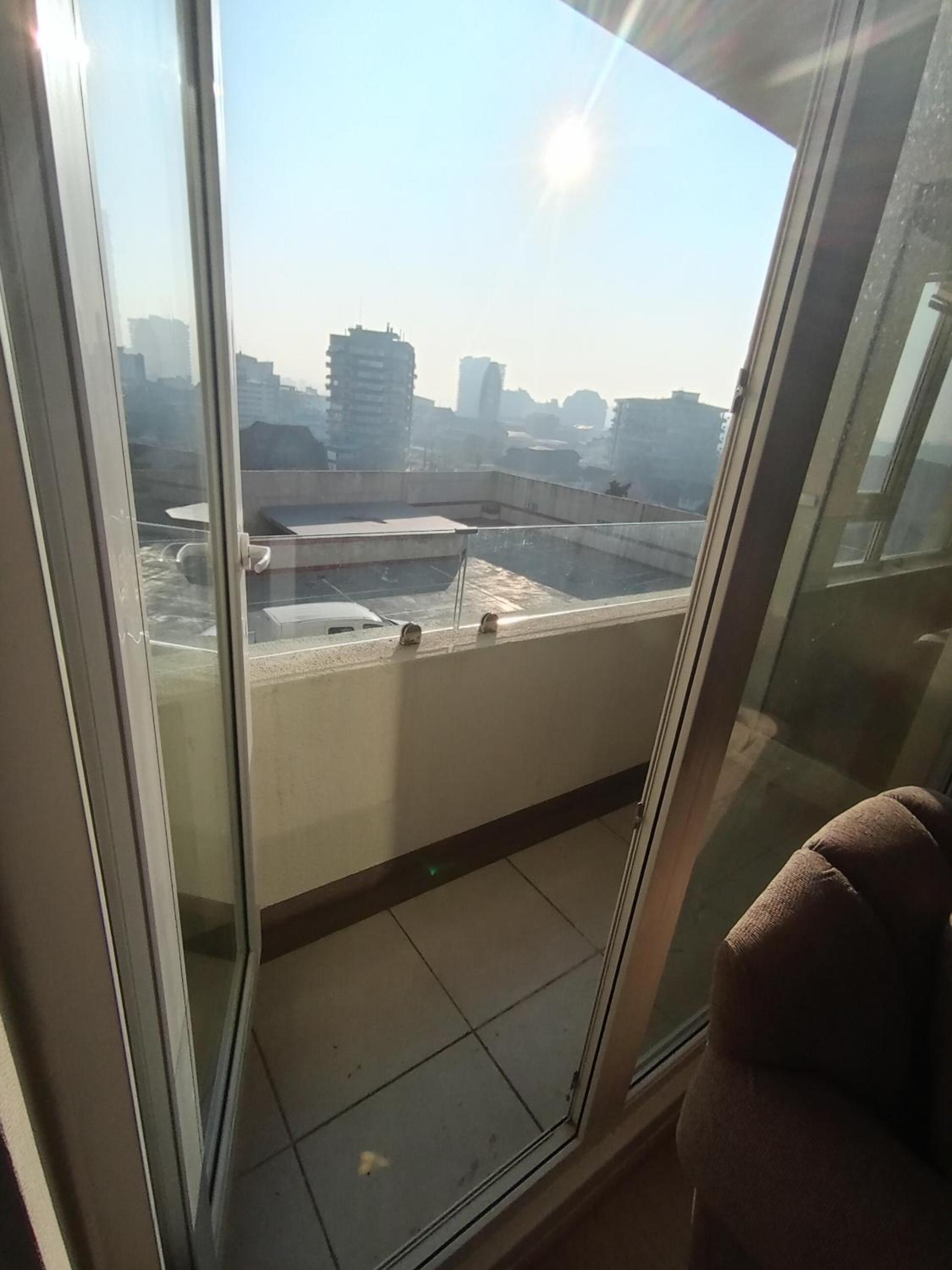 Arriendo 1 Departamento Diario Amoblado en Edificio Pleno Centro de Osorno Full Eléctrico y Estacionamiento Techado, Comodidad, Moderno y Seguridad