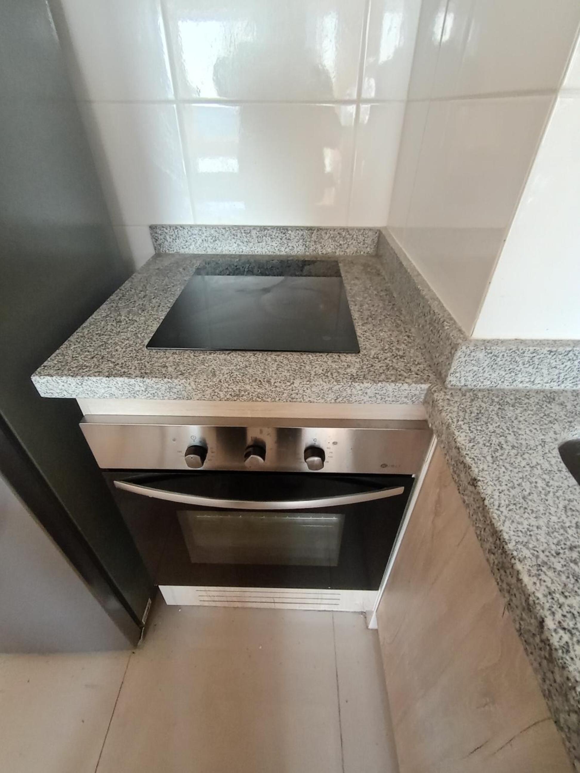 Arriendo 1 Departamento Diario Amoblado en Edificio Pleno Centro de Osorno Full Eléctrico y Estacionamiento Techado, Comodidad, Moderno y Seguridad
