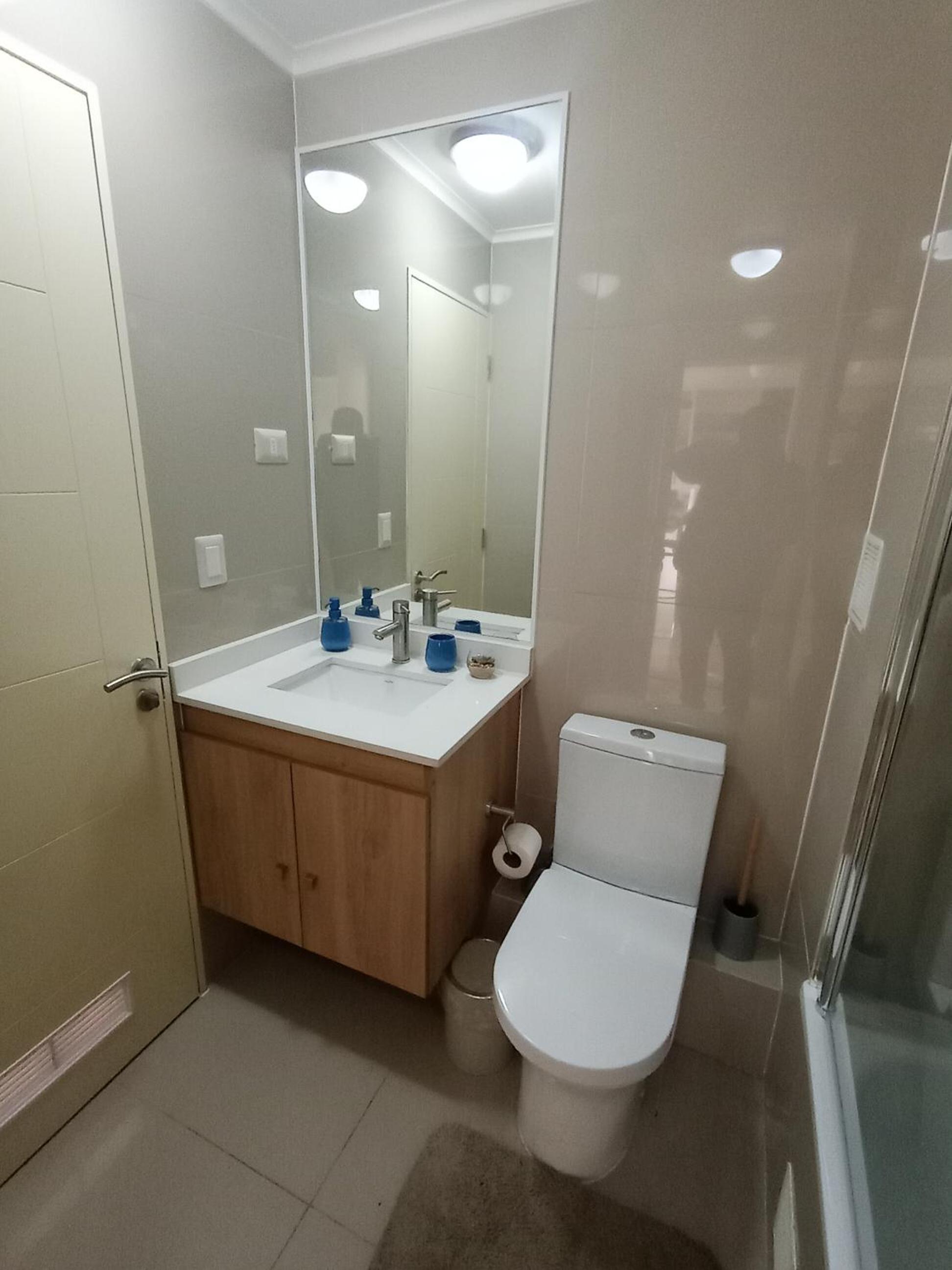 Arriendo 1 Departamento Diario Amoblado en Edificio Pleno Centro de Osorno Full Eléctrico y Estacionamiento Techado, Comodidad, Moderno y Seguridad