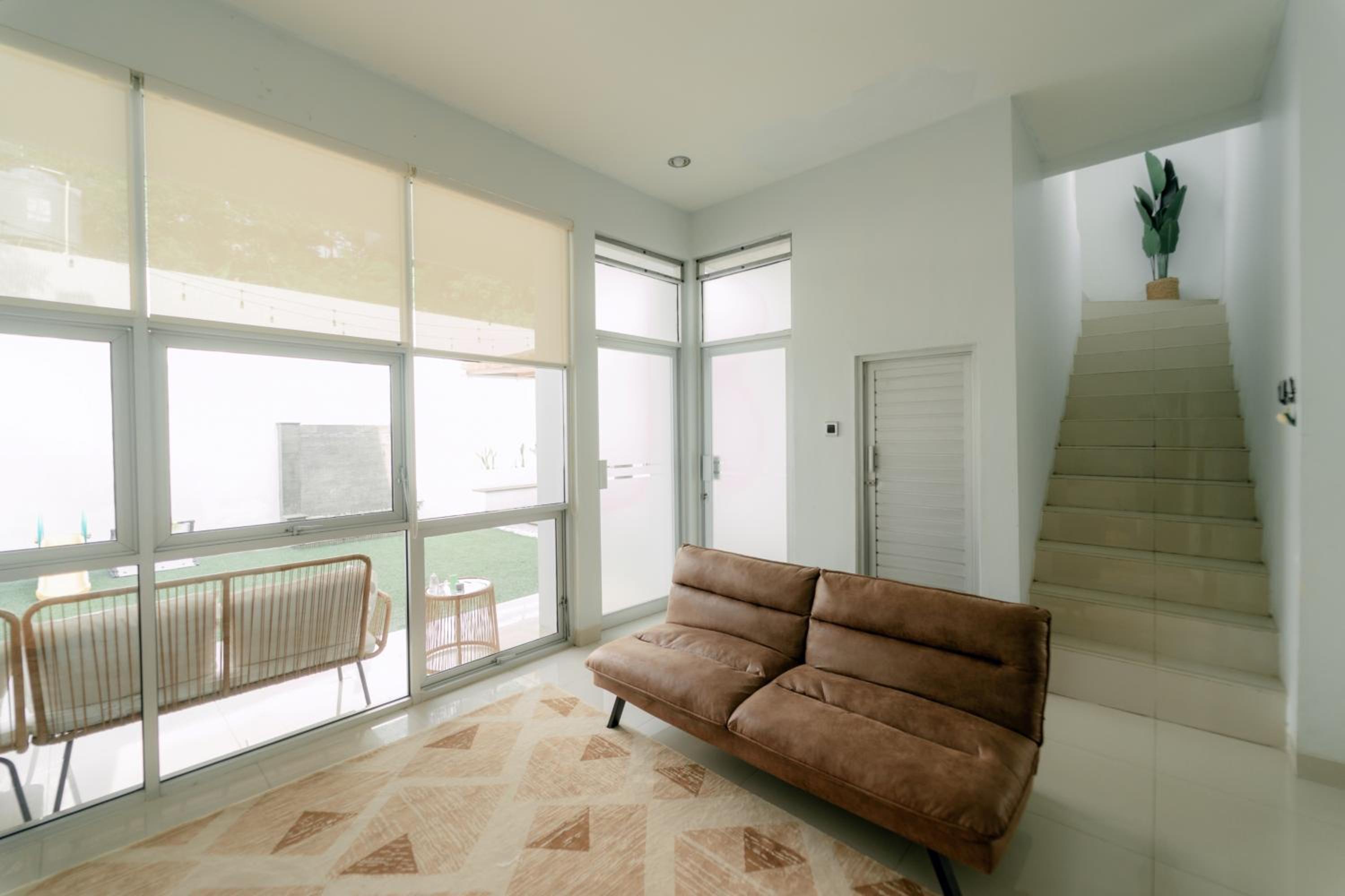 Akhtar Guest House Near Situ Gede view 4