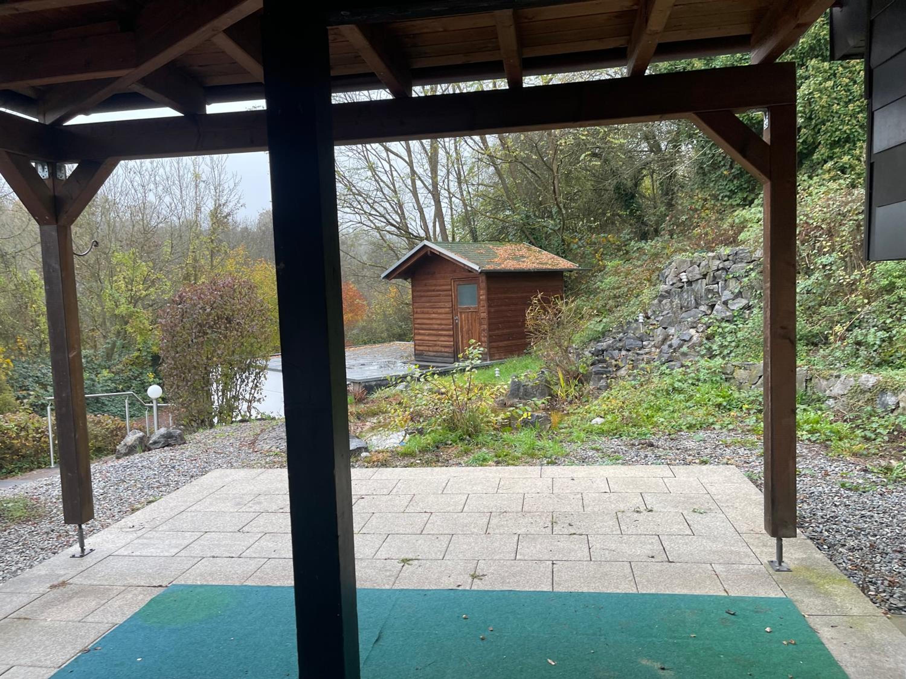 Gehobene Ferienwohnung mit großer Terrasse eigenem Garten und Teich Ideal sich wohl zu fühlen