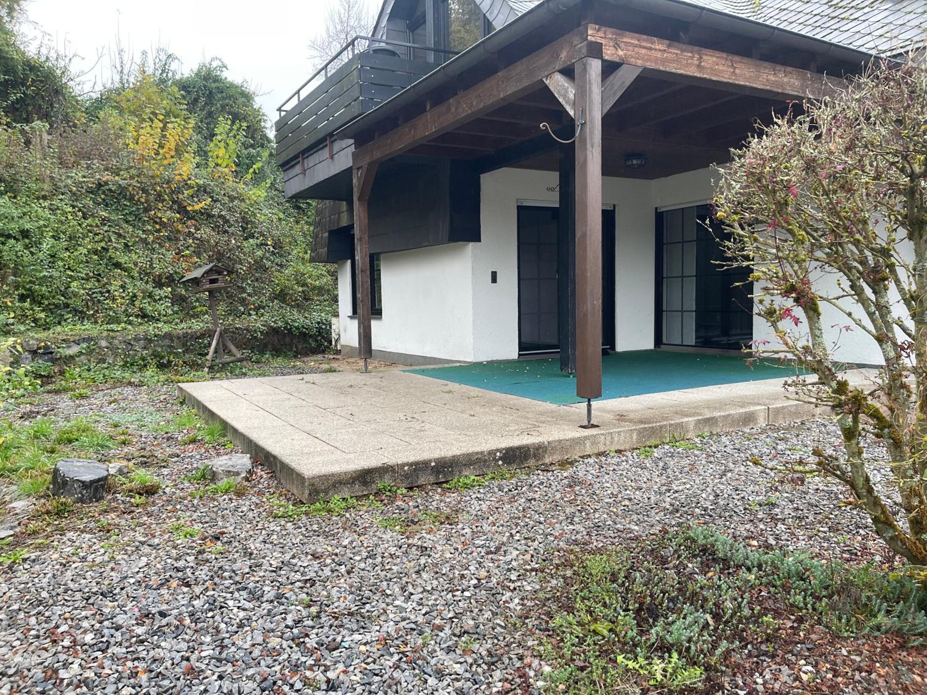 Gehobene Ferienwohnung mit großer Terrasse eigenem Garten und Teich Ideal sich wohl zu fühlen