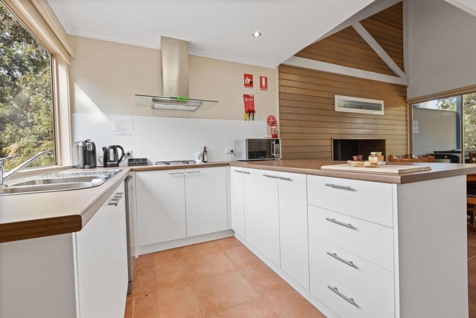 Omeo - Waterfront Retreat