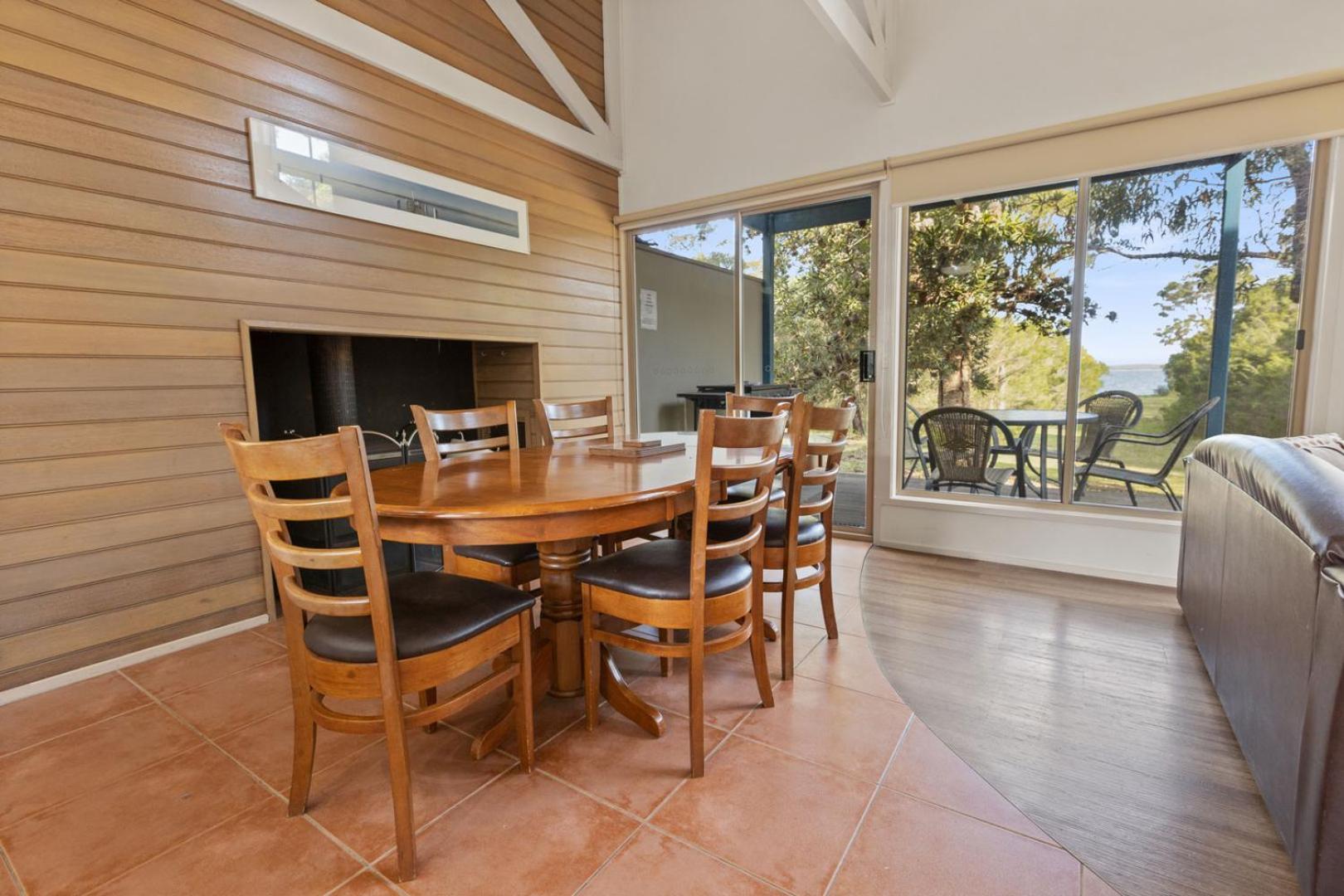 Omeo - Waterfront Retreat