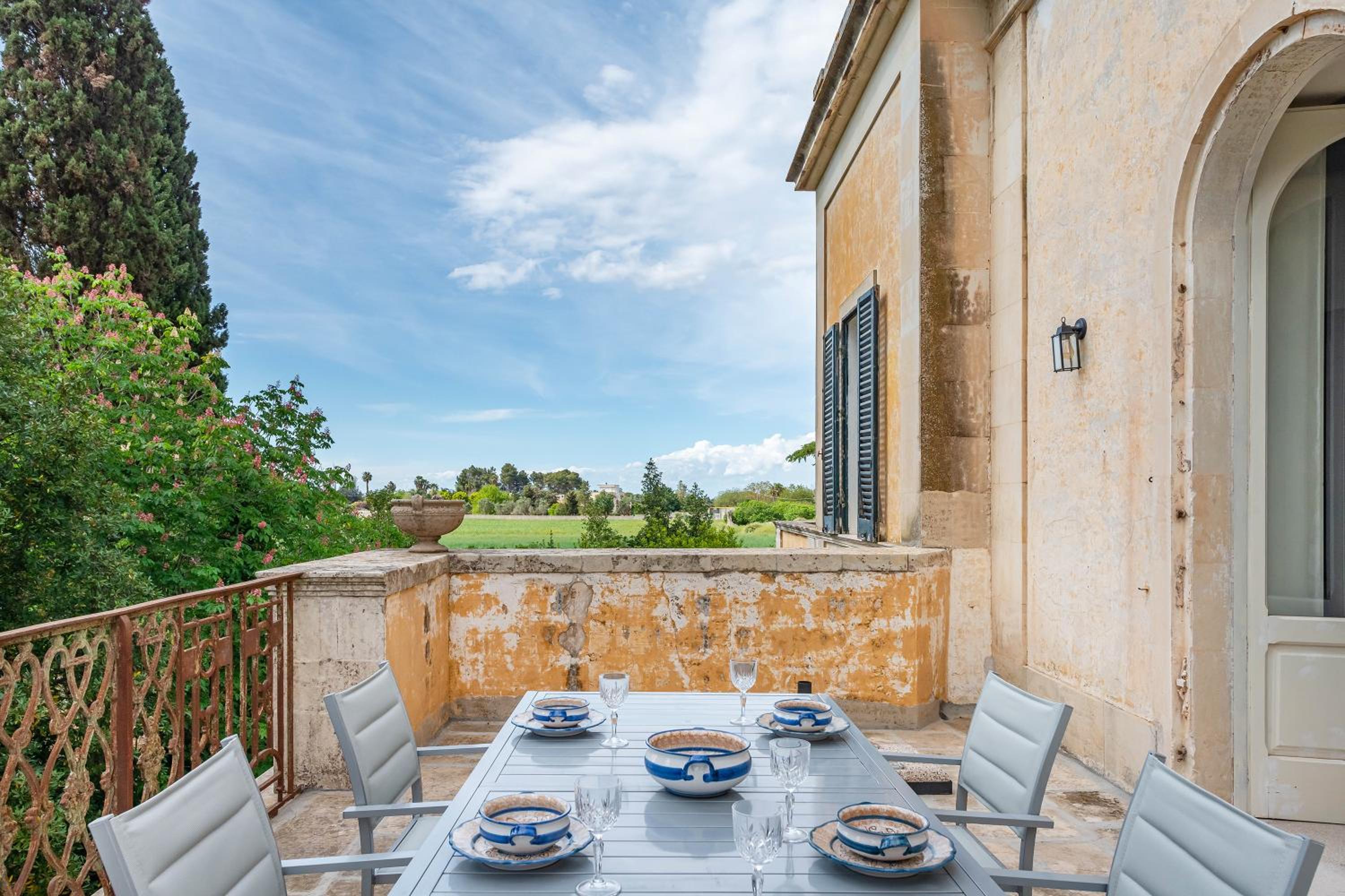 Villa Vallone Luxury With Pool - Happy Rentals