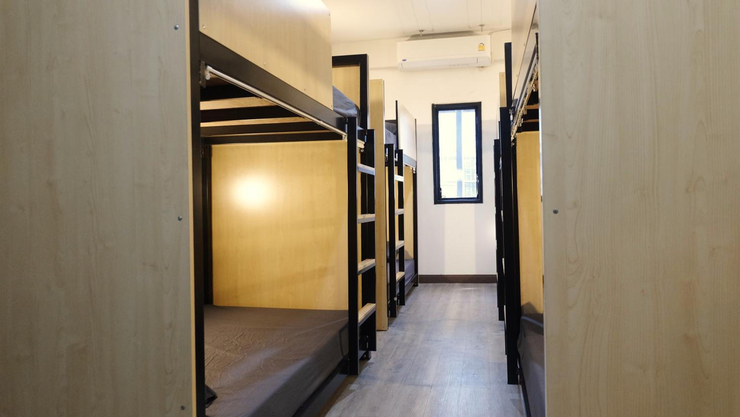 89 Bed & Studio Hostel