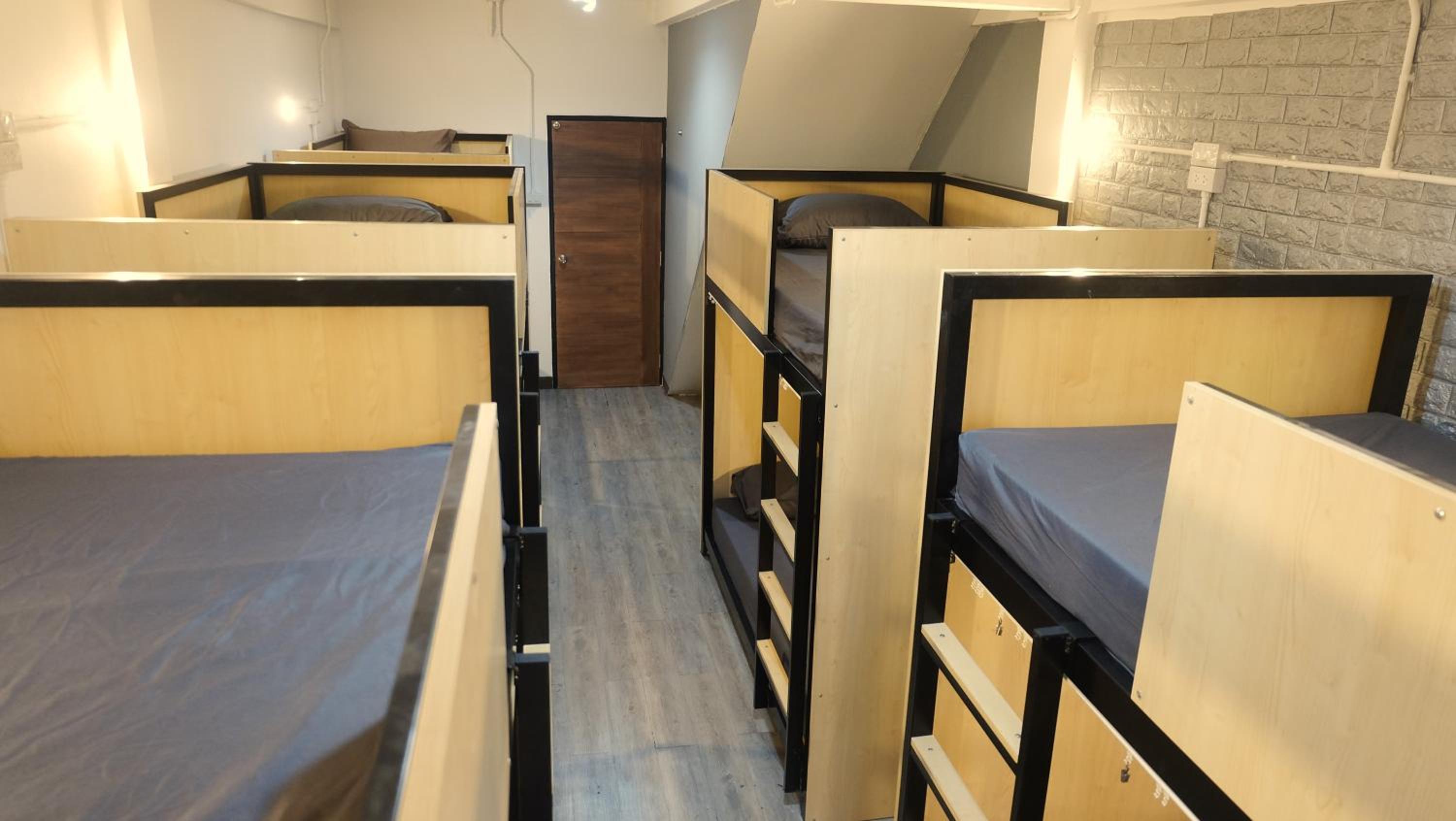 89 Bed & Studio Hostel