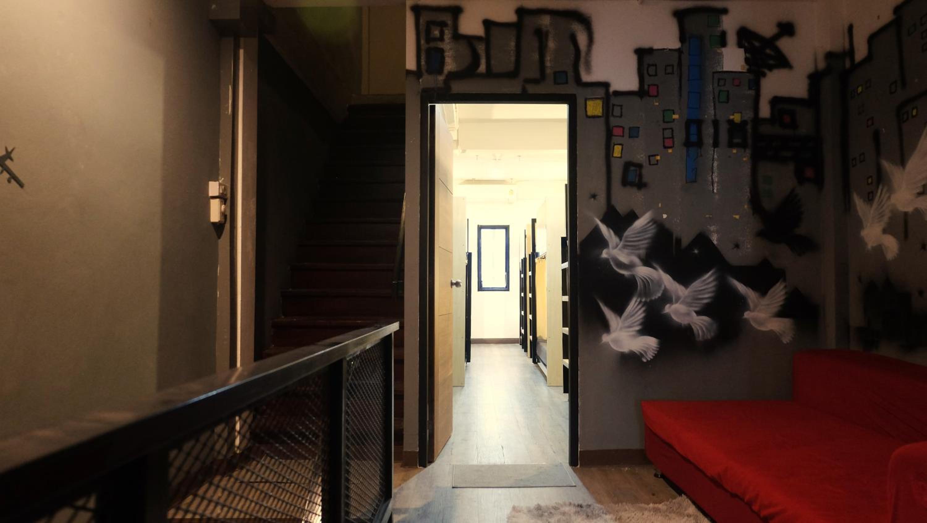 89 Bed & Studio Hostel