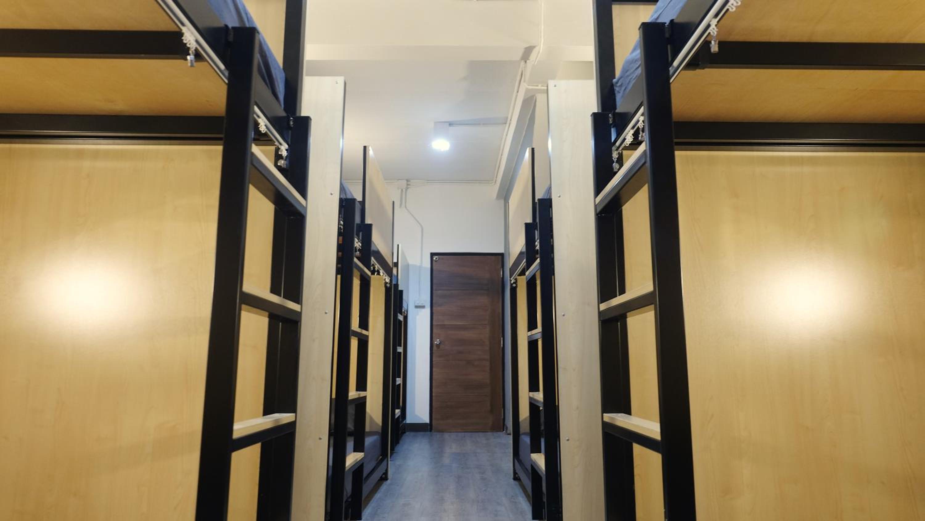 89 Bed & Studio Hostel