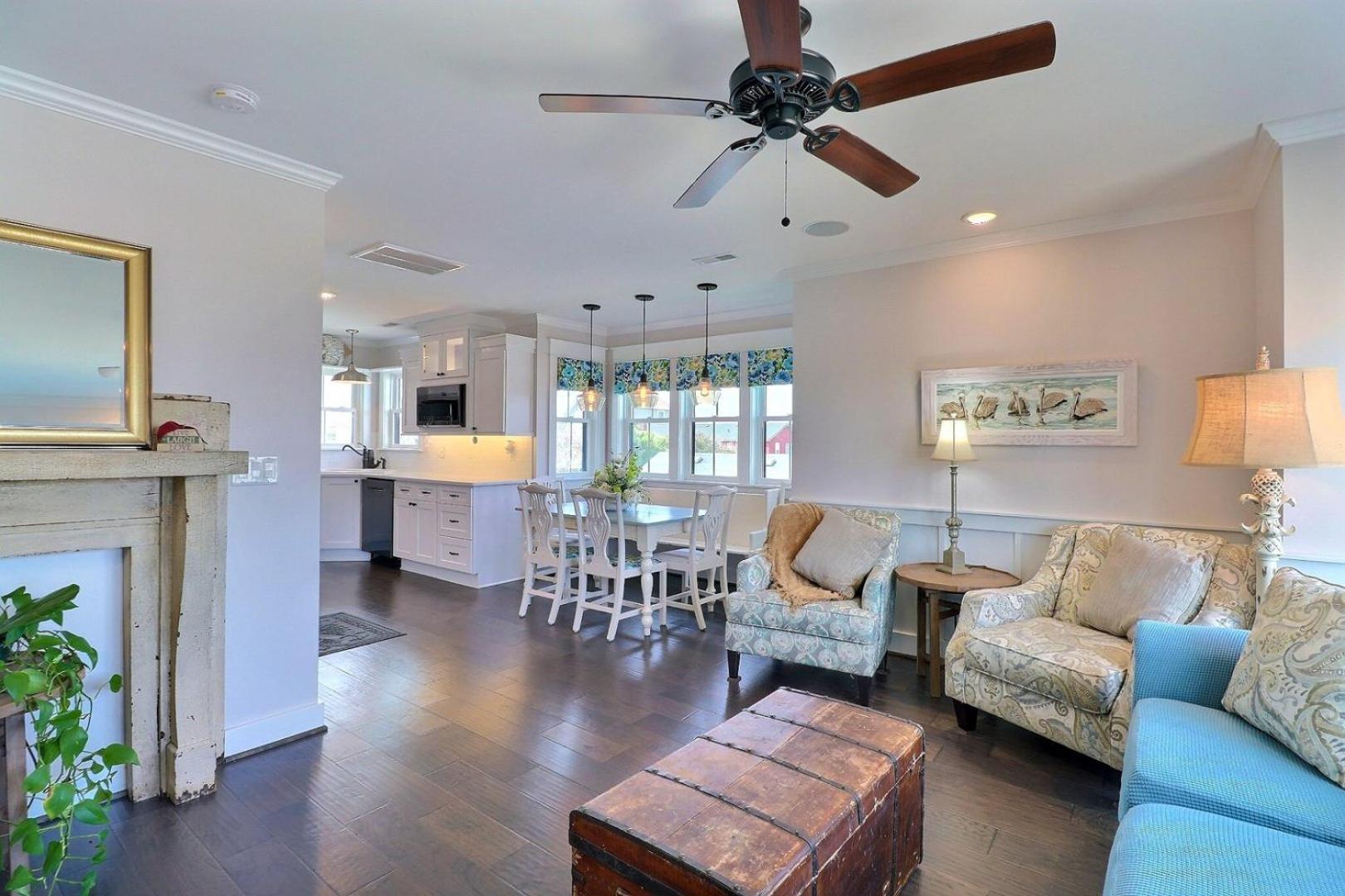 5044 La Casa Blanca 2 Min Drive to Beach view 3