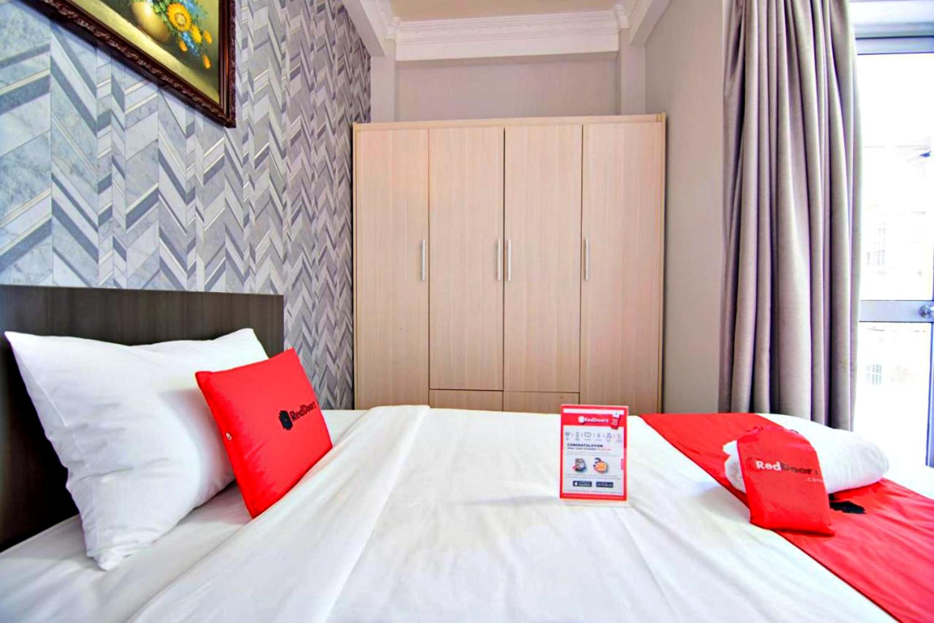 S79 Quynh Giang Airport Hotel