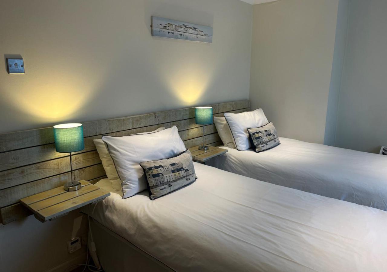 2 Bed in Edmonton oc-p00586