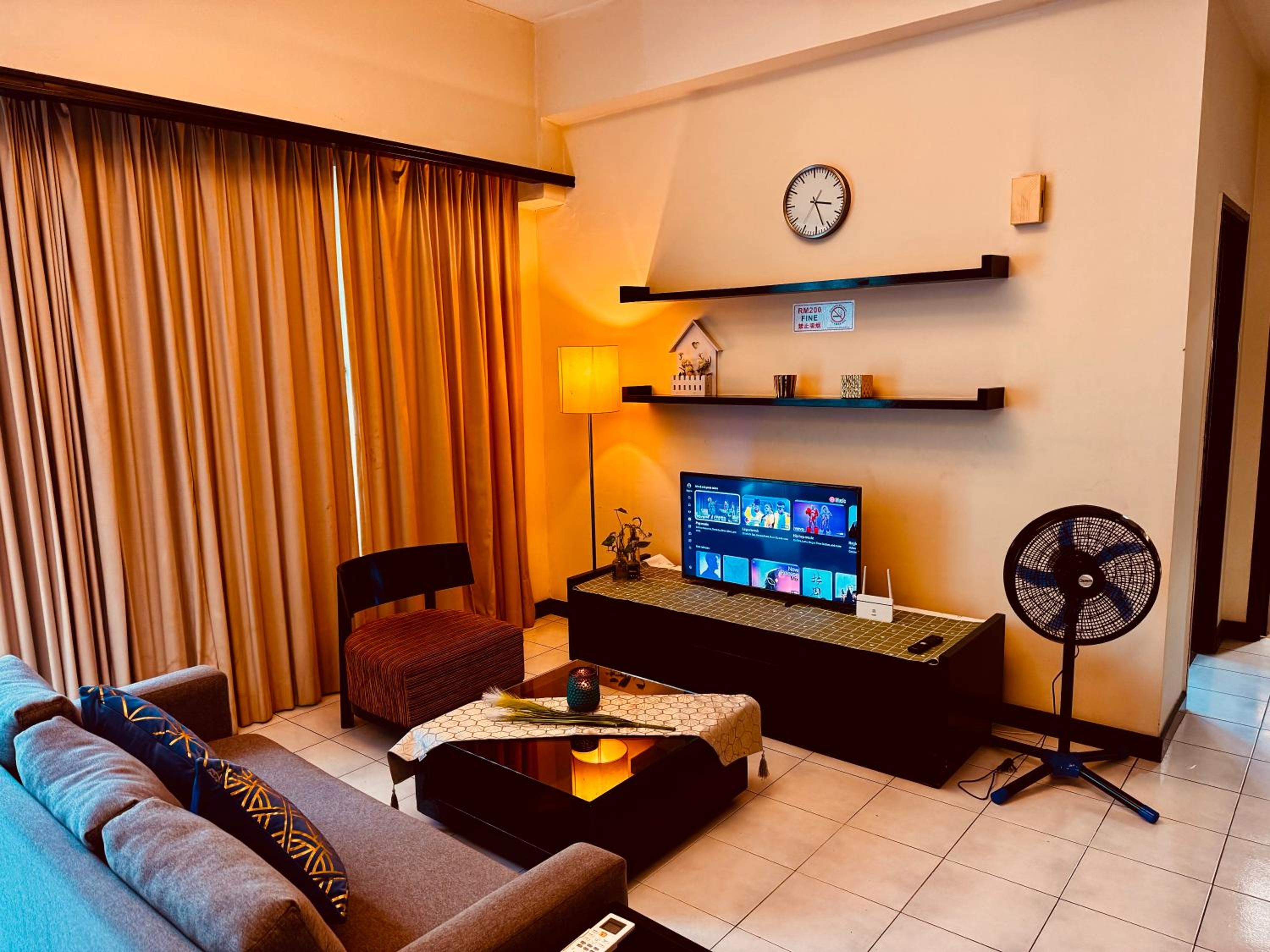 10 Seri Bukit Ceylon 5 minutes Alor Street Bukit Bintang KLCC Pavilion 2R2B 8 Pax