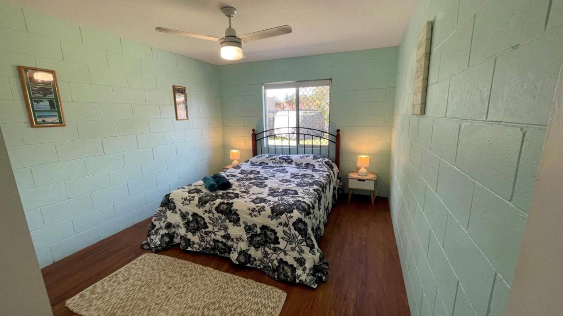 Charm and Comfort in this Ground floor unit with water views! Welsby Pde, Bongaree