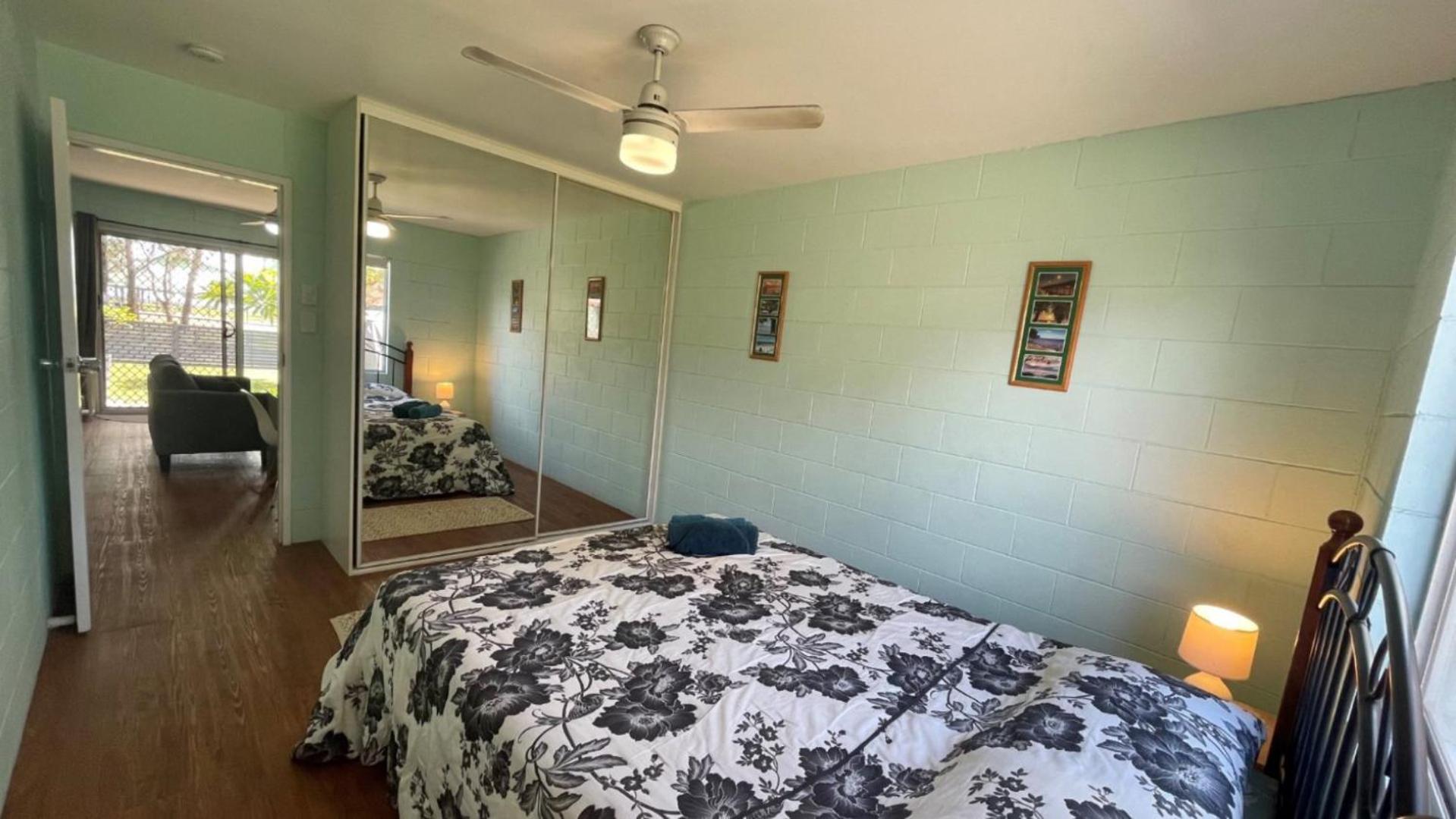 Charm and Comfort in this Ground floor unit with water views! Welsby Pde, Bongaree