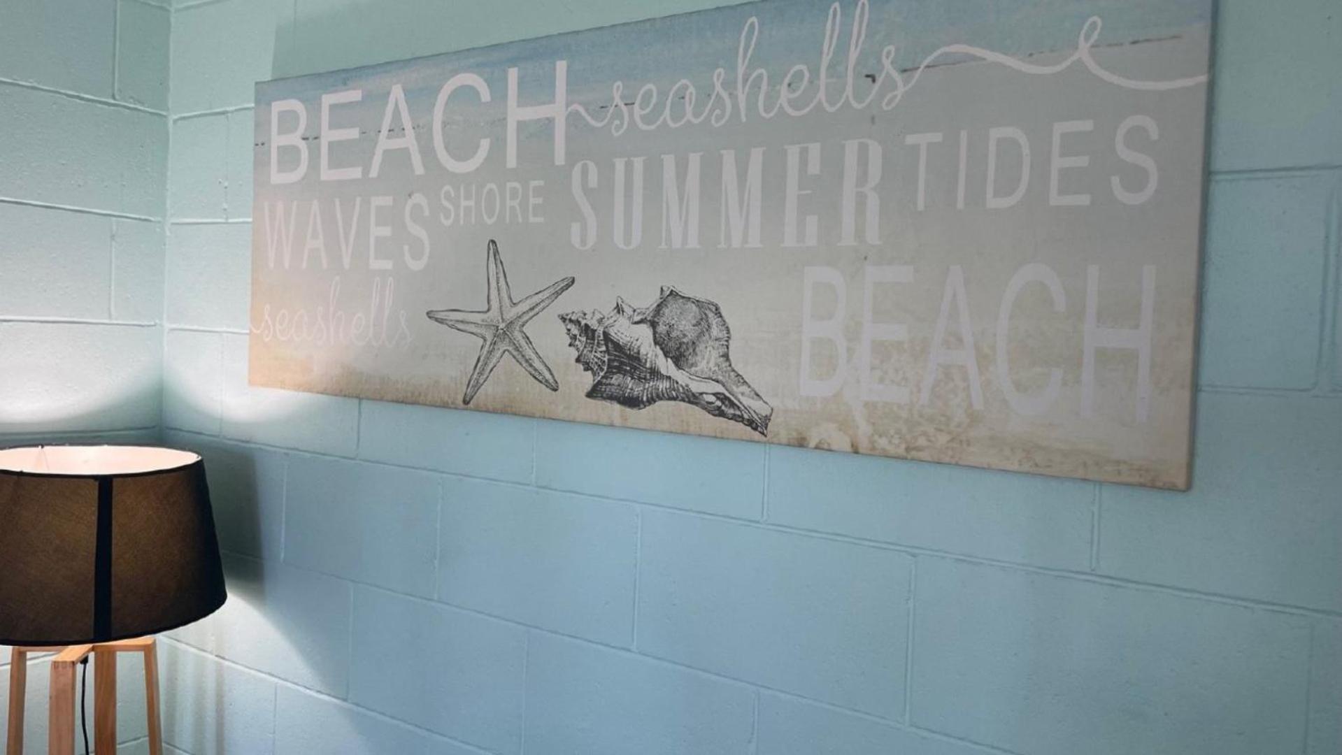 Charm and Comfort in this Ground floor unit with water views! Welsby Pde, Bongaree