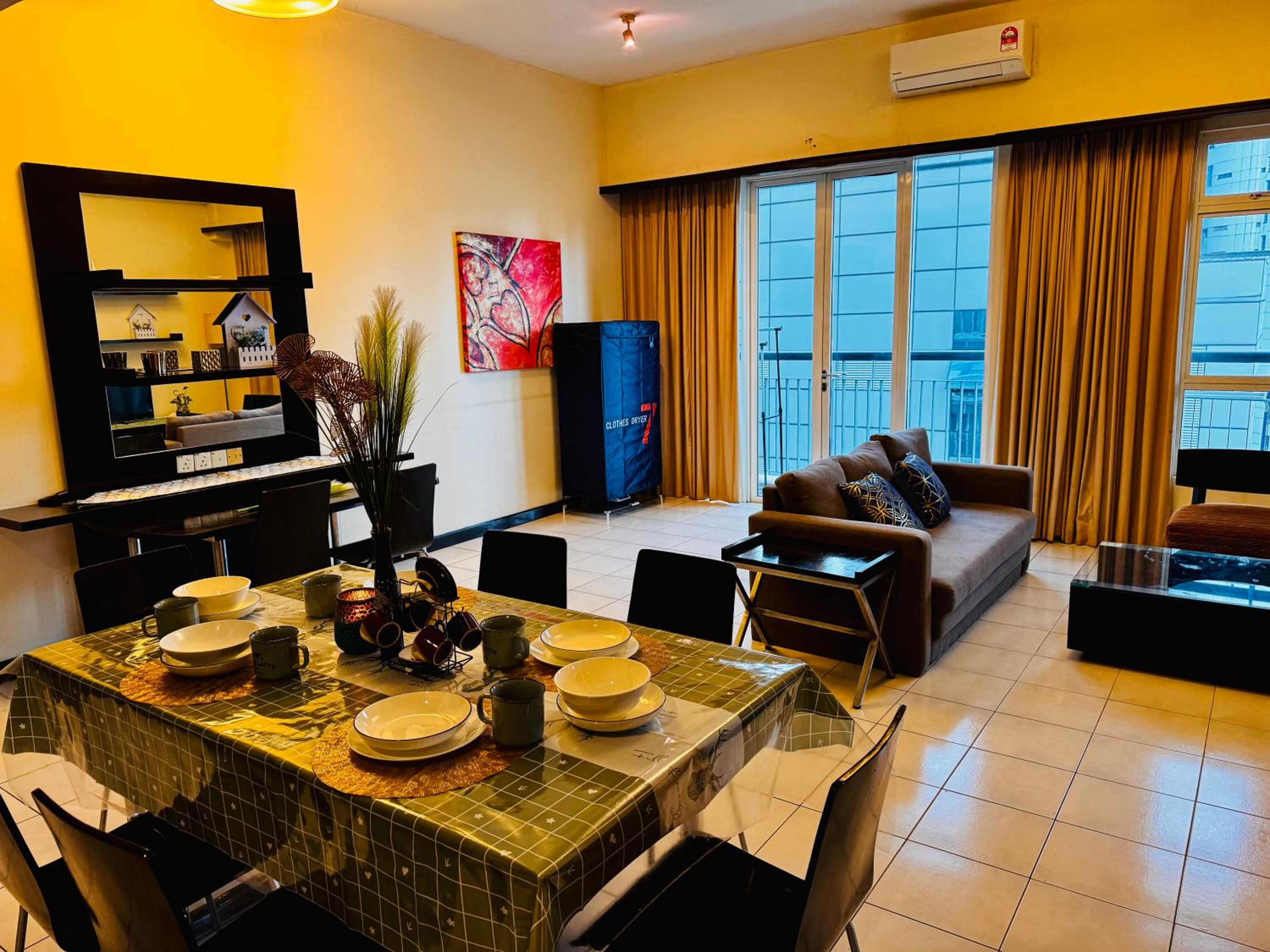 10 Seri Bukit Ceylon 5 minutes Alor Street Bukit Bintang KLCC Pavilion 2R2B 8 Pax