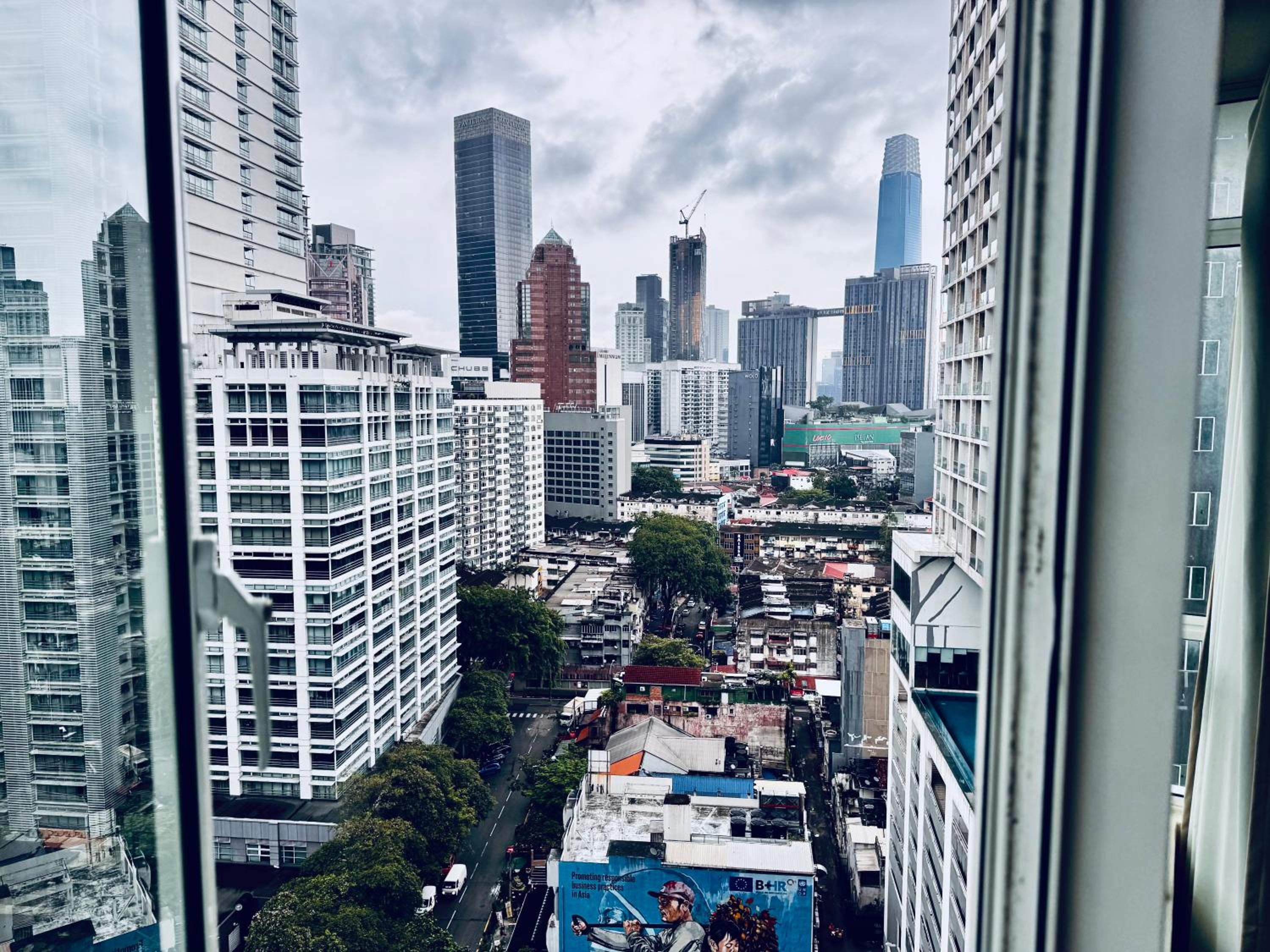 10 Seri Bukit Ceylon 5 minutes Alor Street Bukit Bintang KLCC Pavilion 2R2B 8 Pax