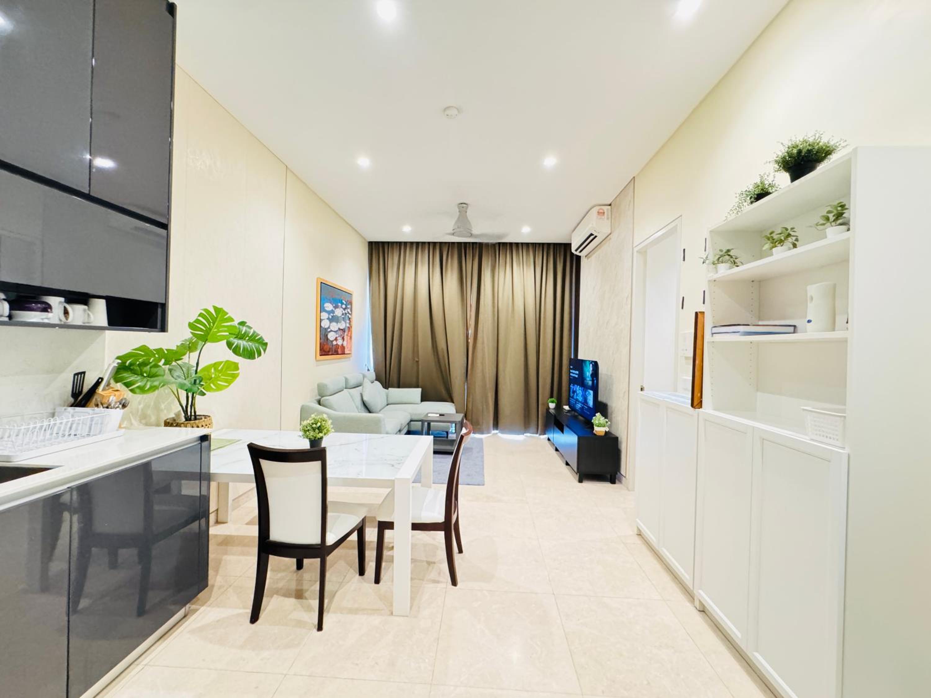 LUCENTIA RESIDENCE HOLYDAY IN Kl