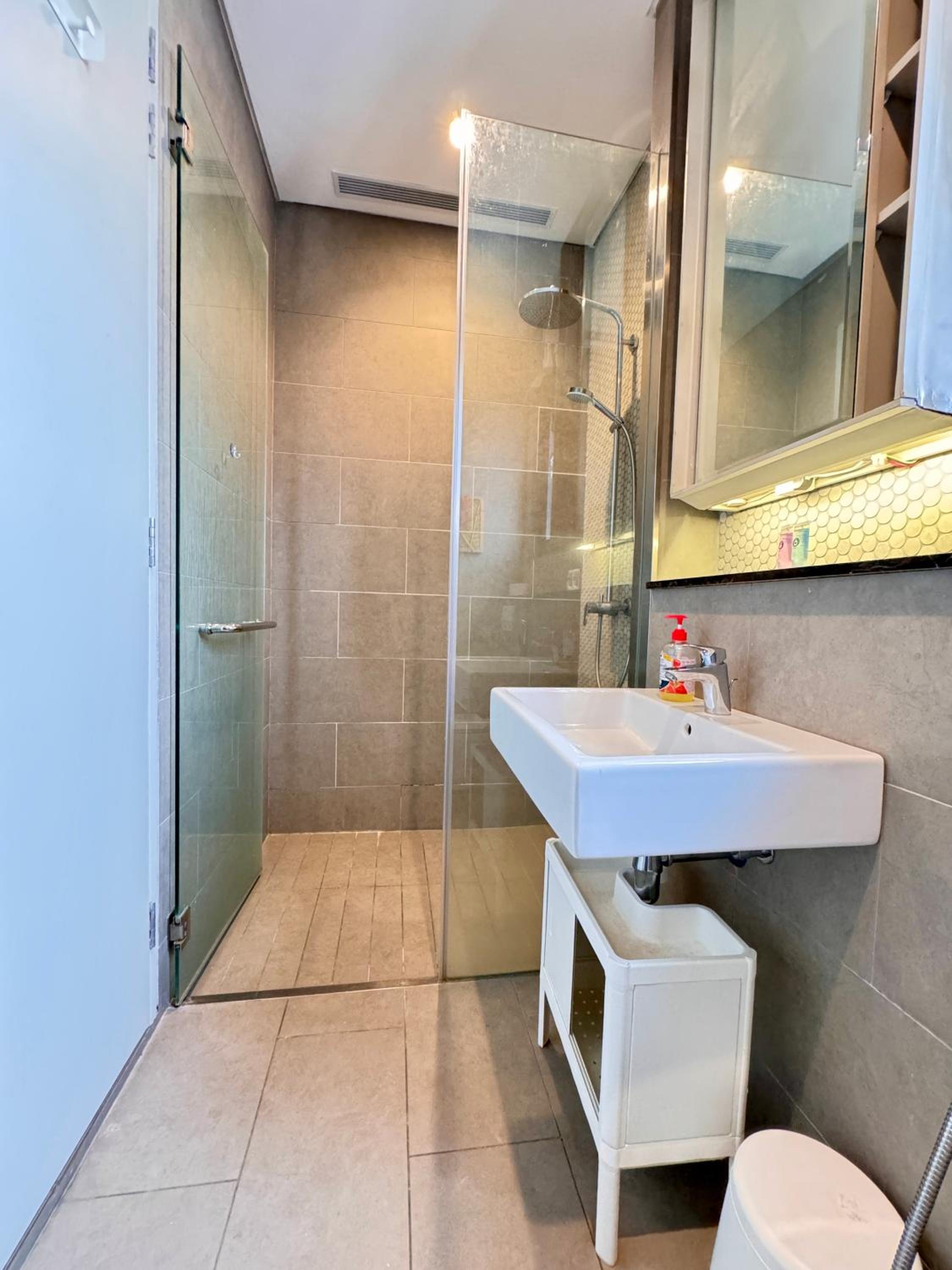 LUCENTIA RESIDENCE HOLYDAY IN Kl