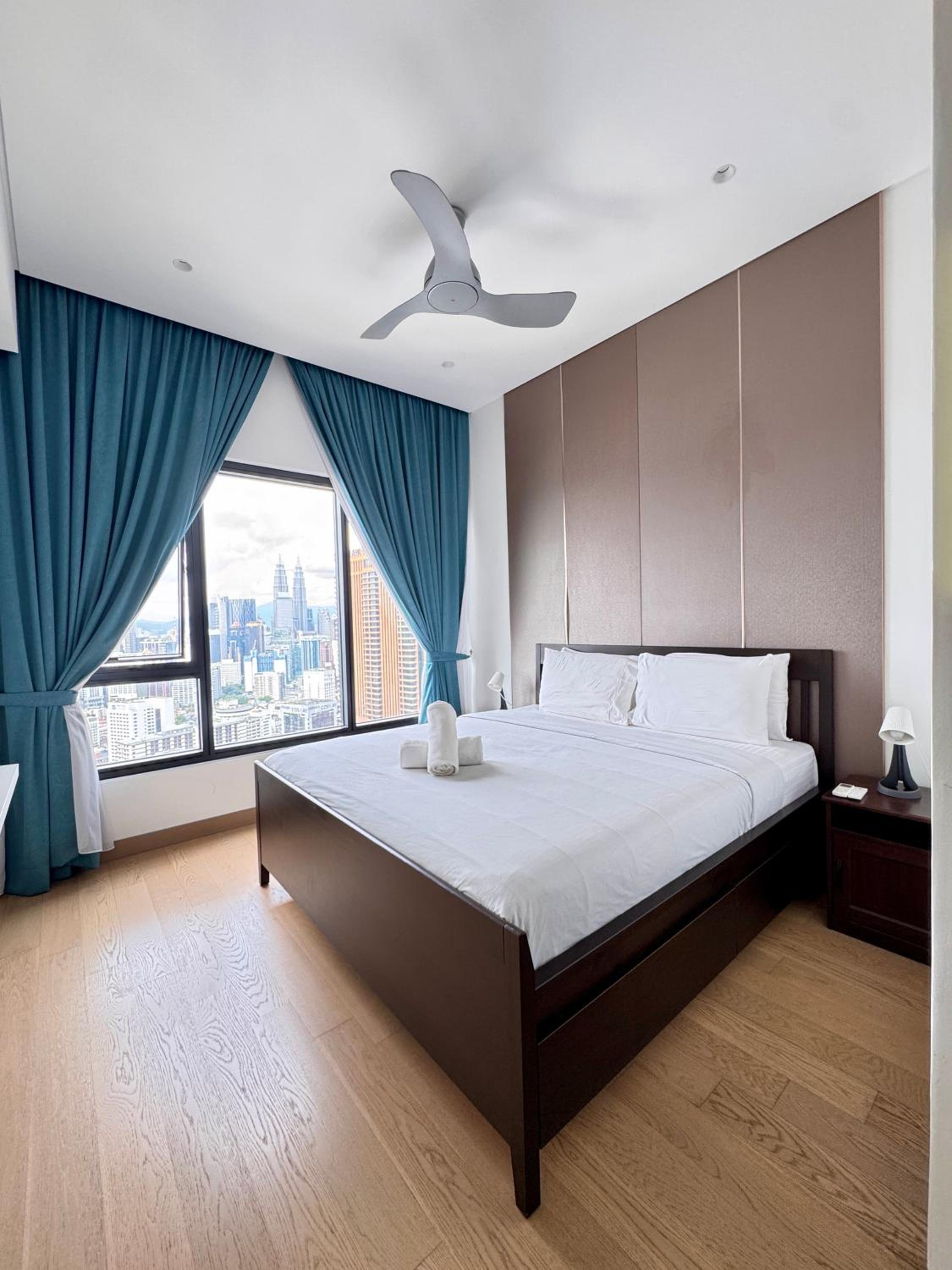 LUCENTIA RESIDENCE HOLYDAY IN Kl