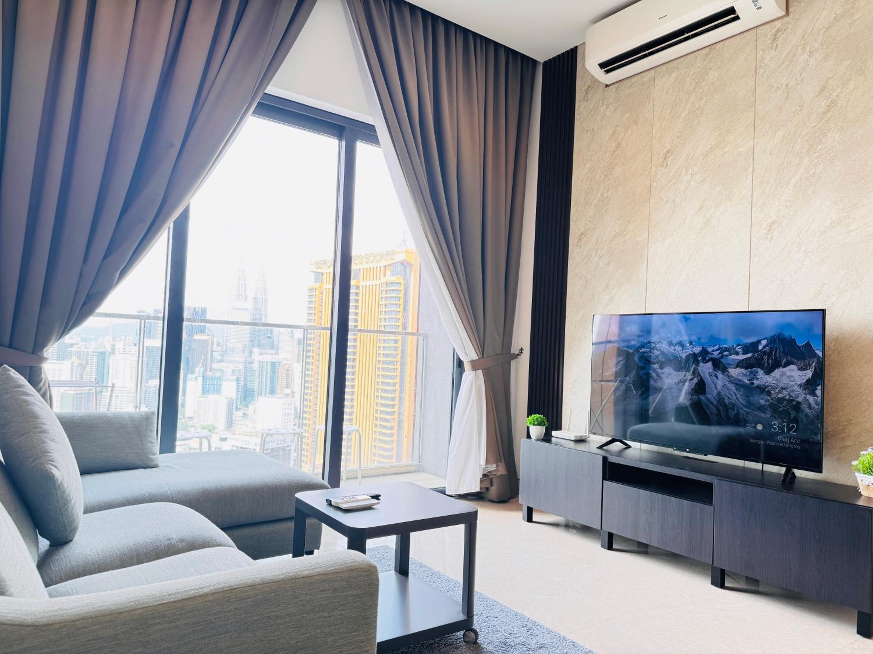 LUCENTIA RESIDENCE HOLYDAY IN Kl