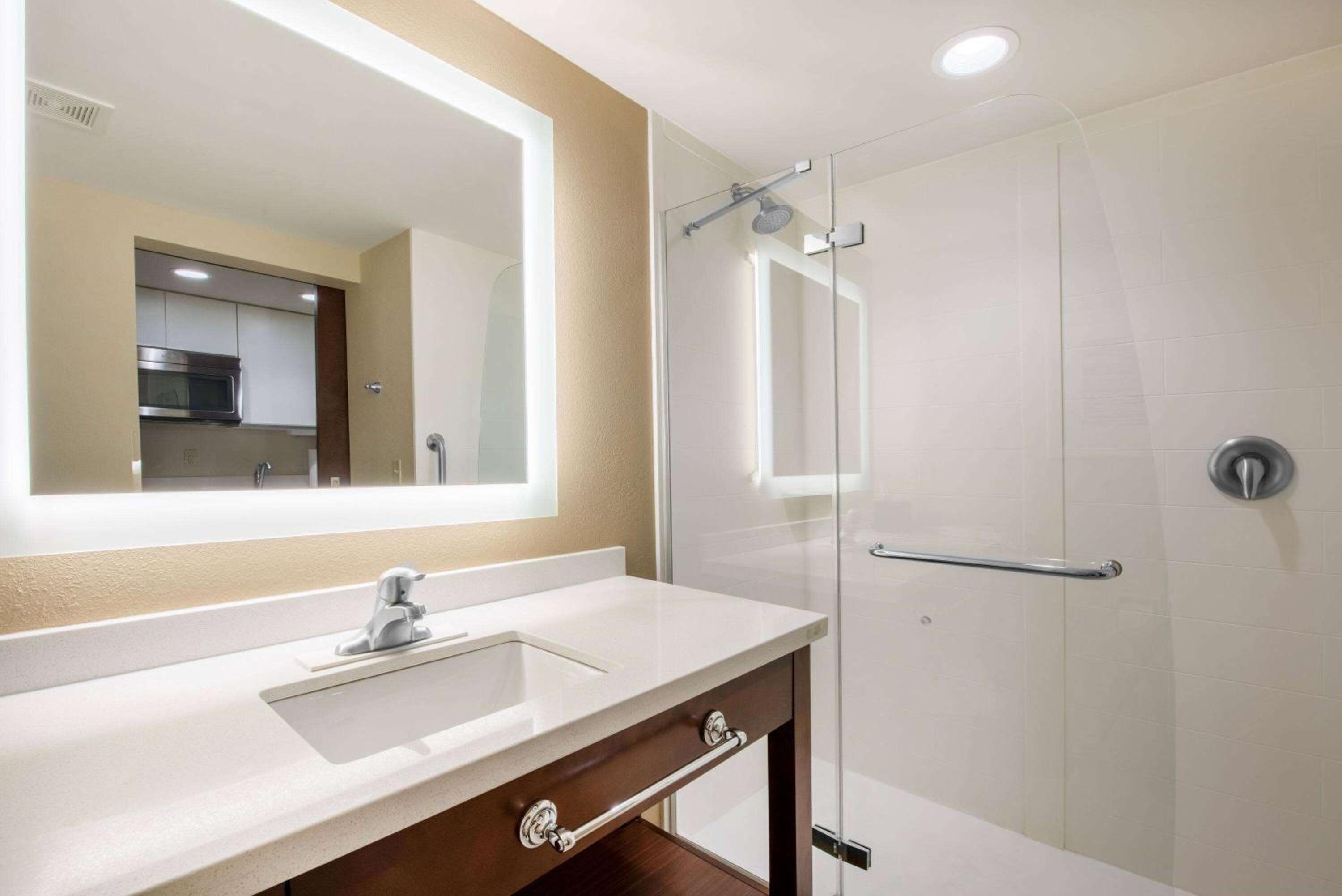 Hawthorn Suites by Wyndham Bridgeport