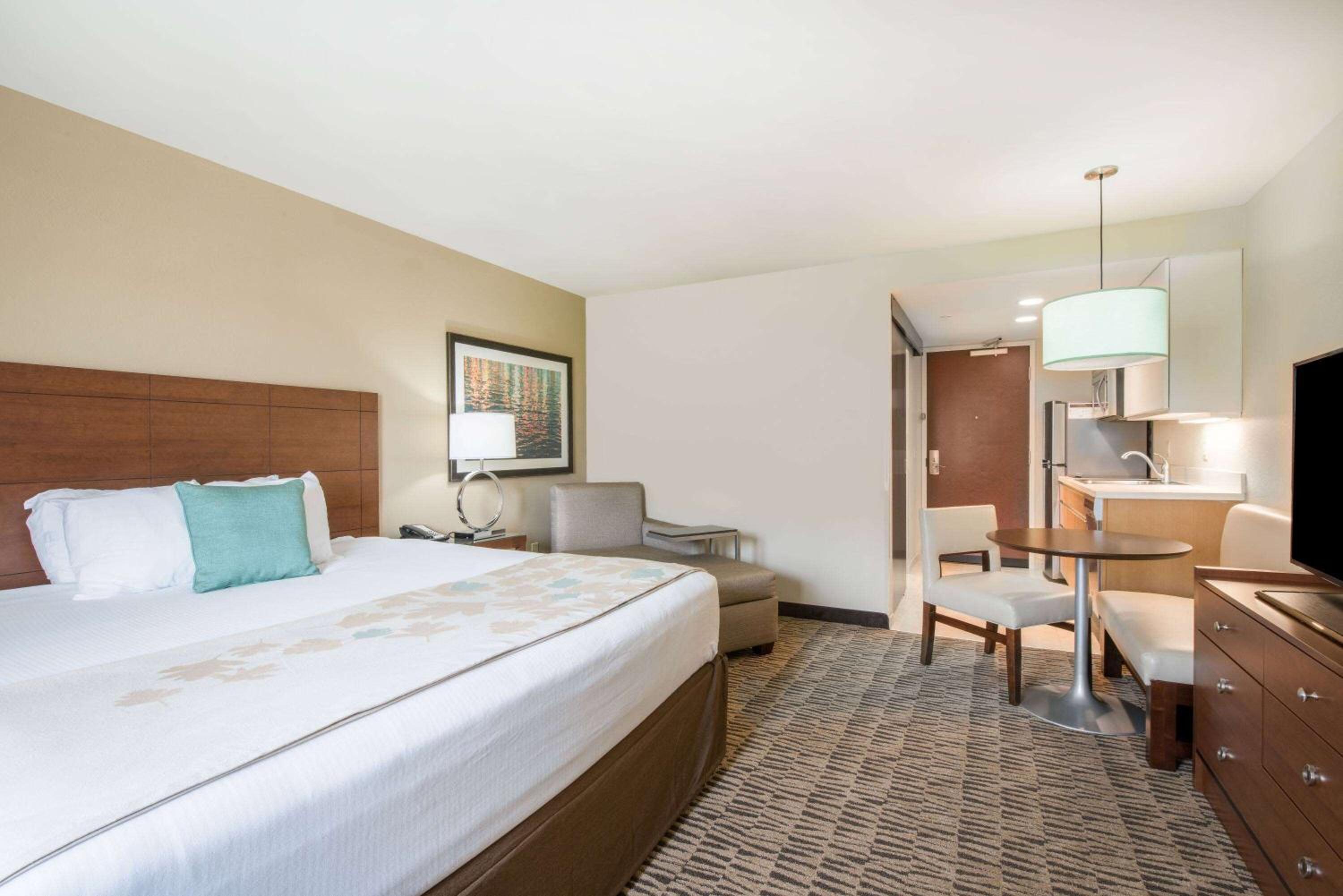 Hawthorn Suites by Wyndham Bridgeport