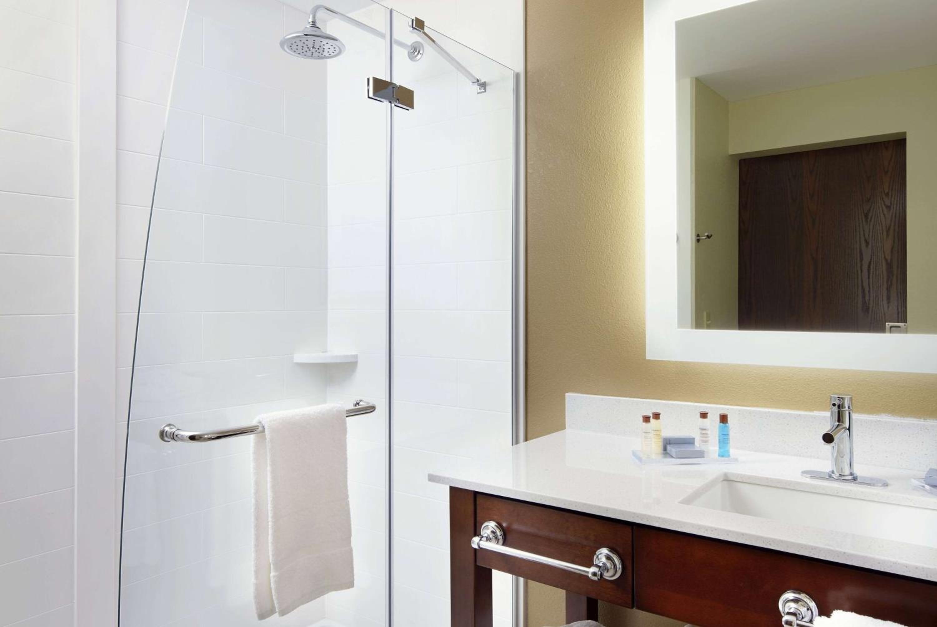 Hawthorn Suites by Wyndham Bridgeport