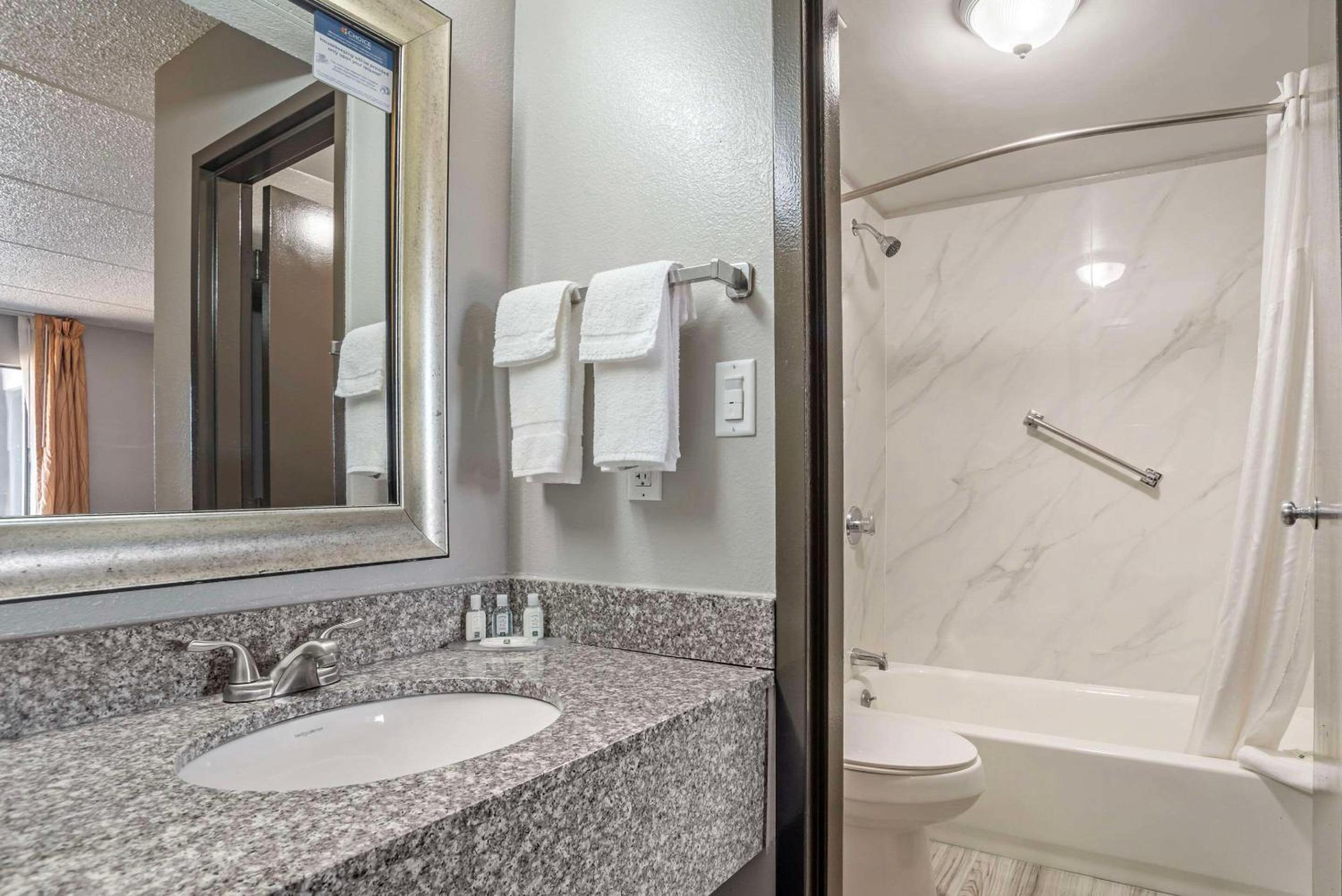 Quality Inn Simpsonville-Greenville view 5