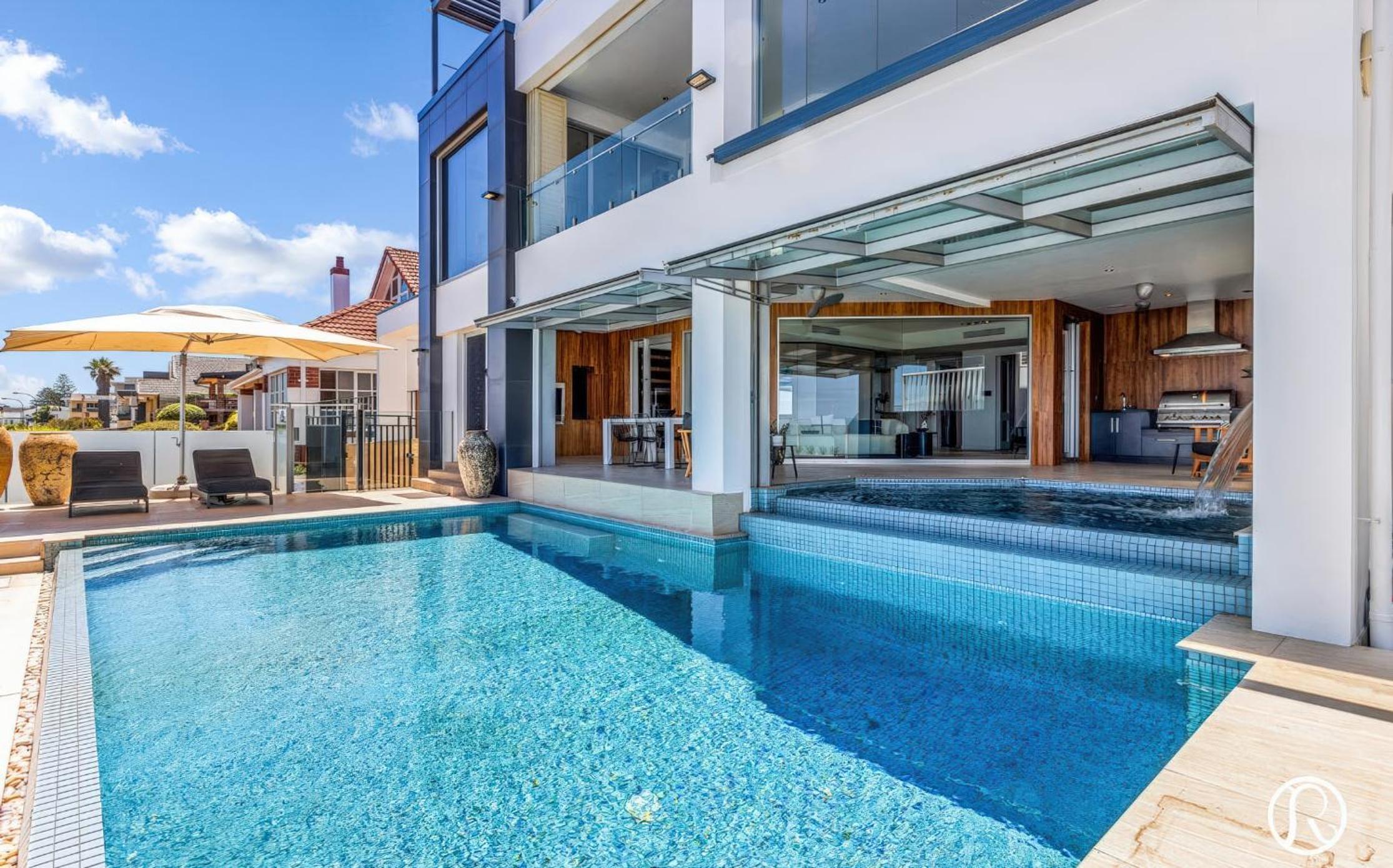 Ocean View Villa with Pool Spa & Cinema