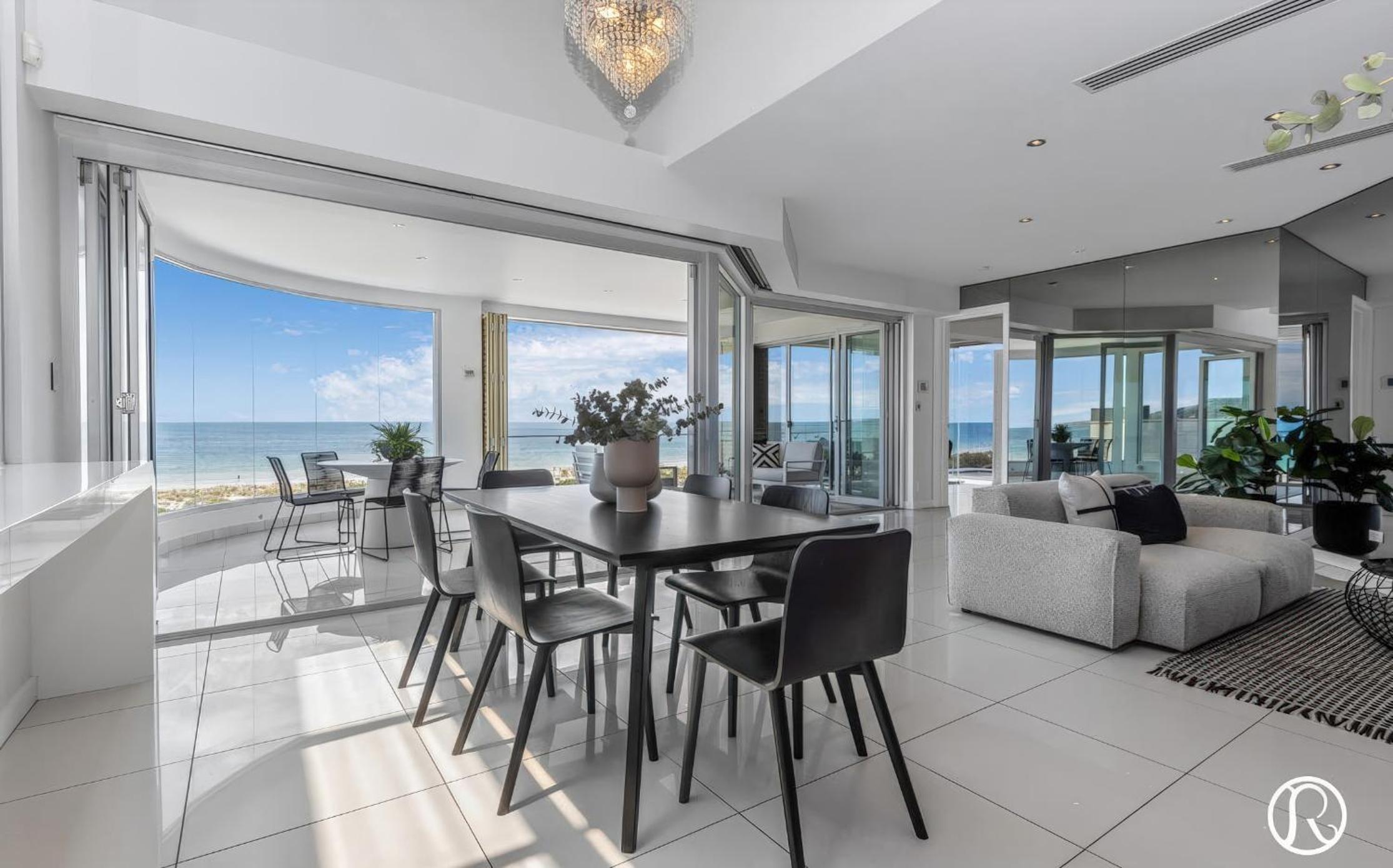 Ocean View Villa with Pool Spa & Cinema