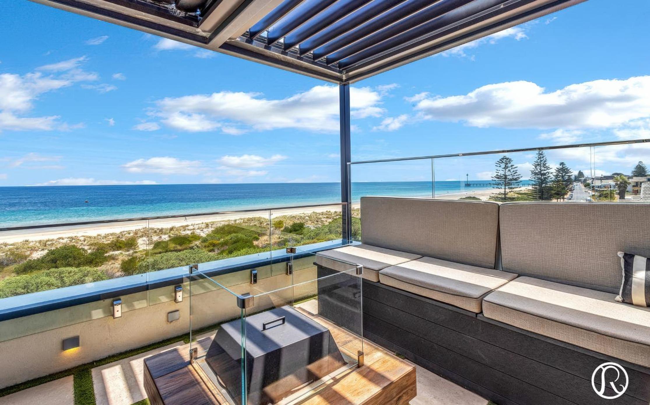 Ocean View Villa with Pool Spa & Cinema