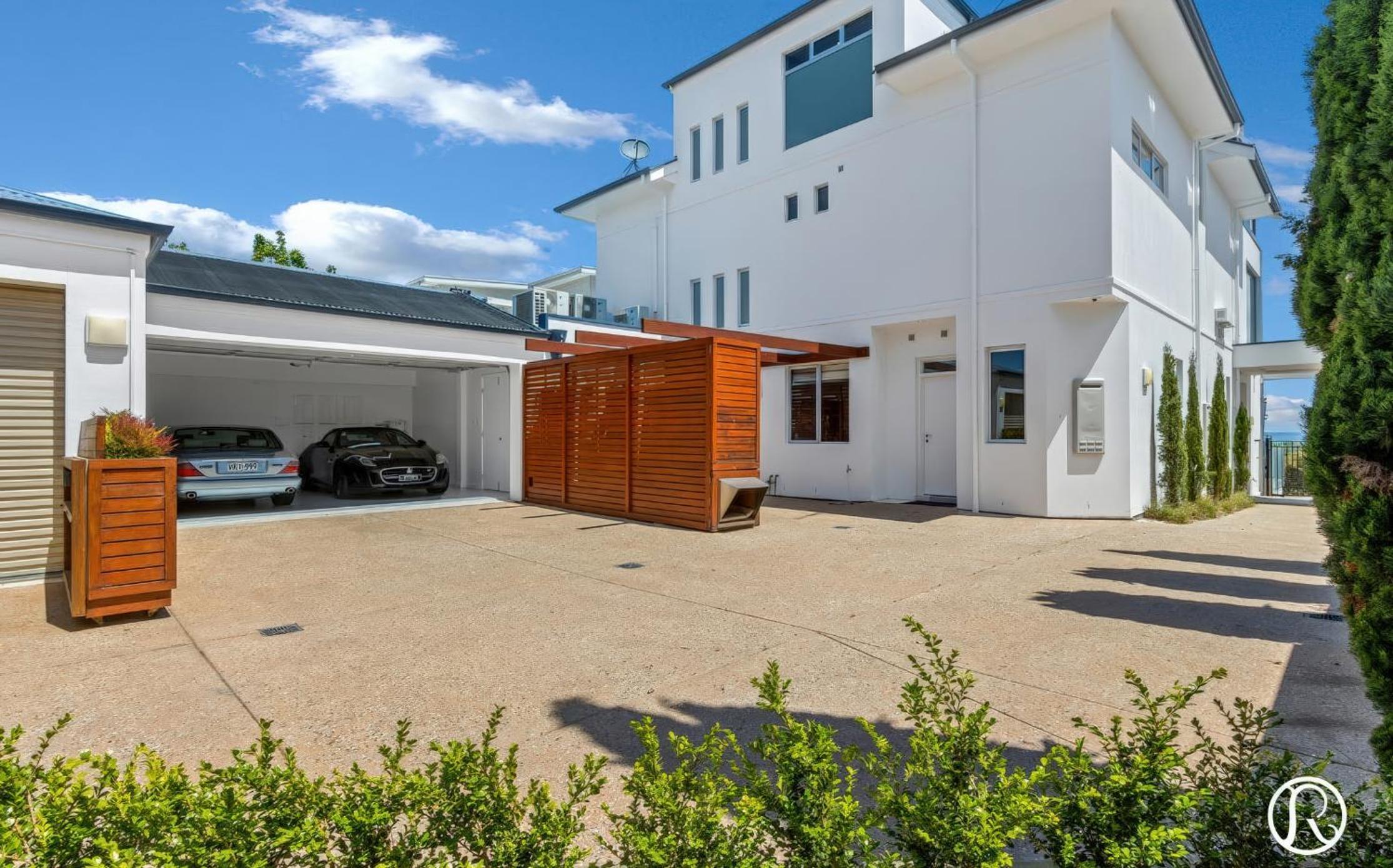 Ocean View Villa with Pool Spa & Cinema