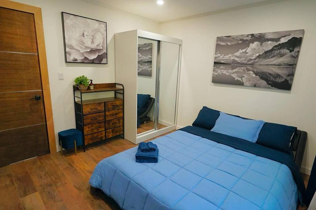 Beautiful Renovated Cozy Forest Home with Hot Tub in Crestline view 5