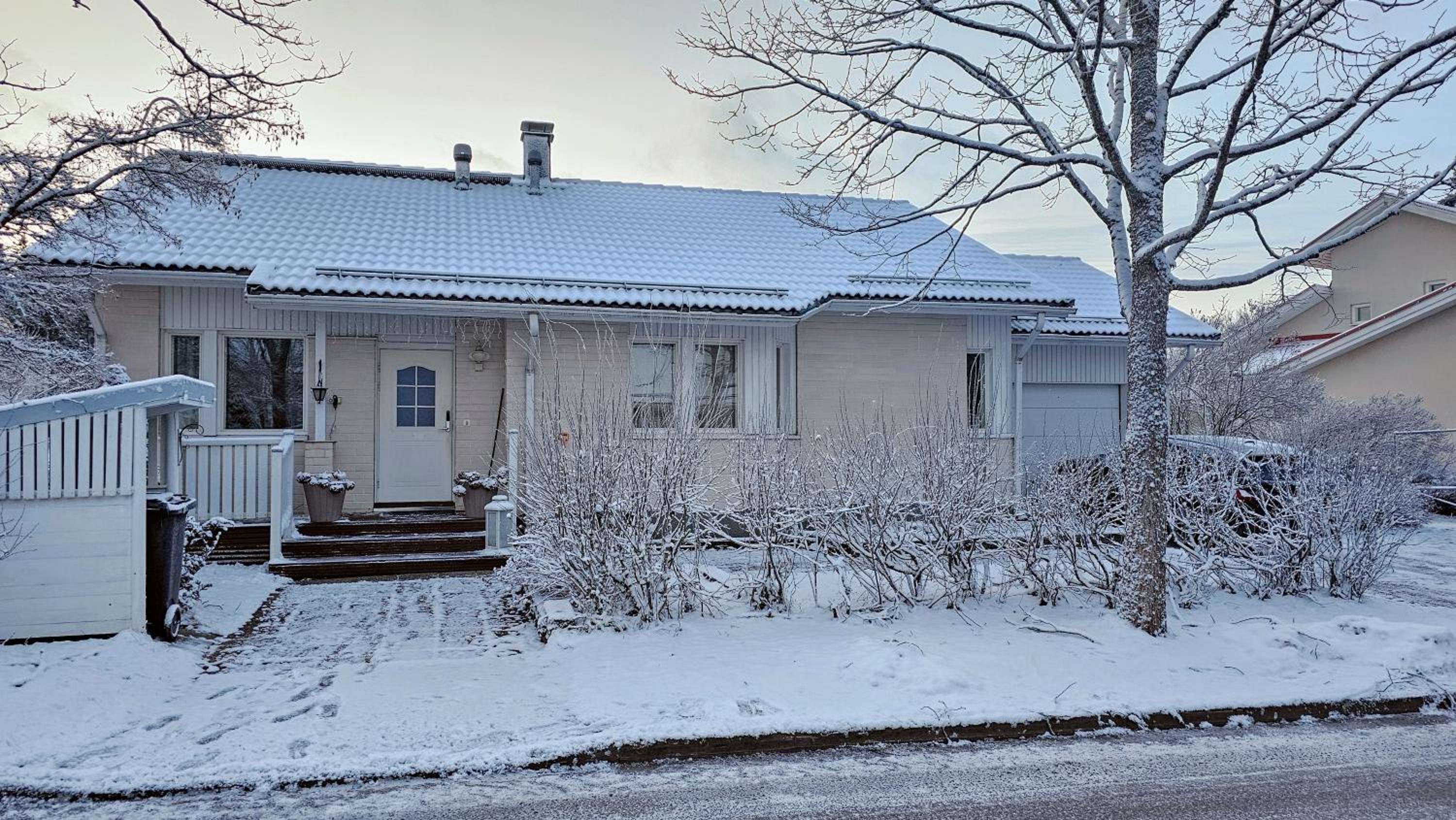 Oma rauhallinen huone