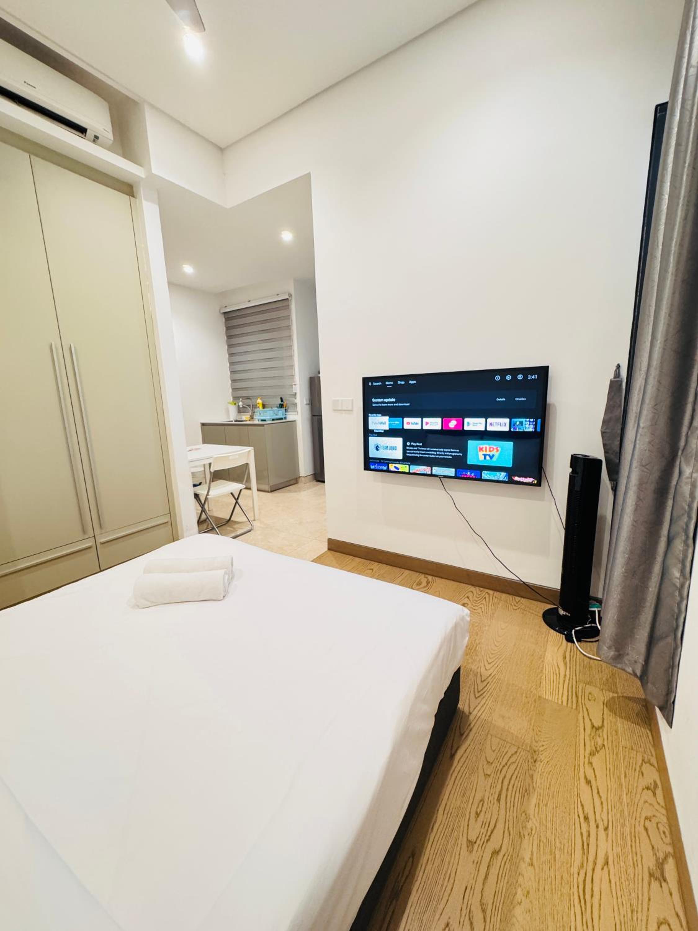 LUCENTIA RESIDENCE HOLYDAY IN Kl