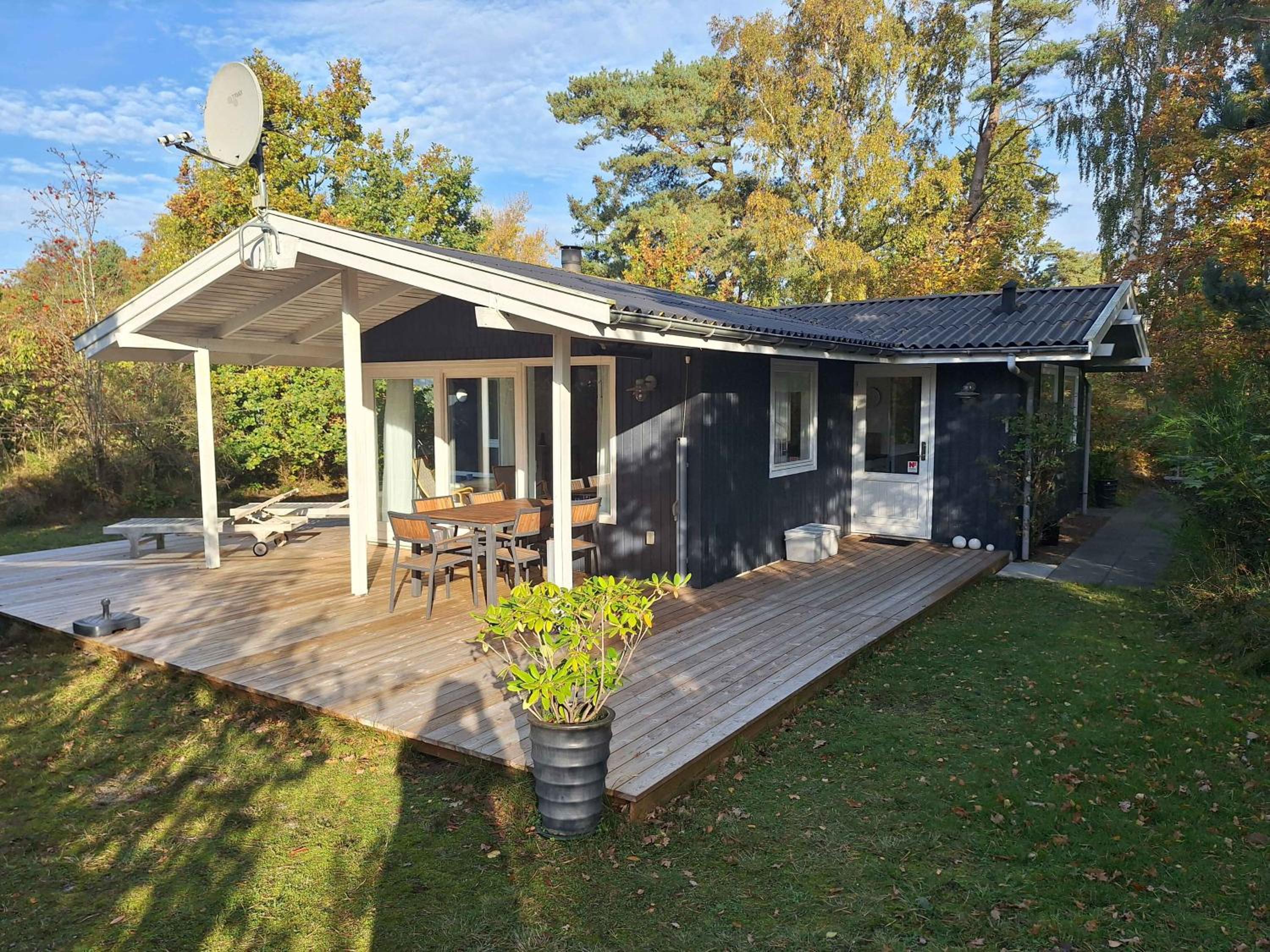 Lovely Family Cottage Near Child-Friendly Beach