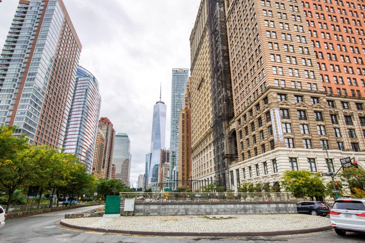 FiDi Studio w Doorman nr Fulton Stn Seaport NYC-441