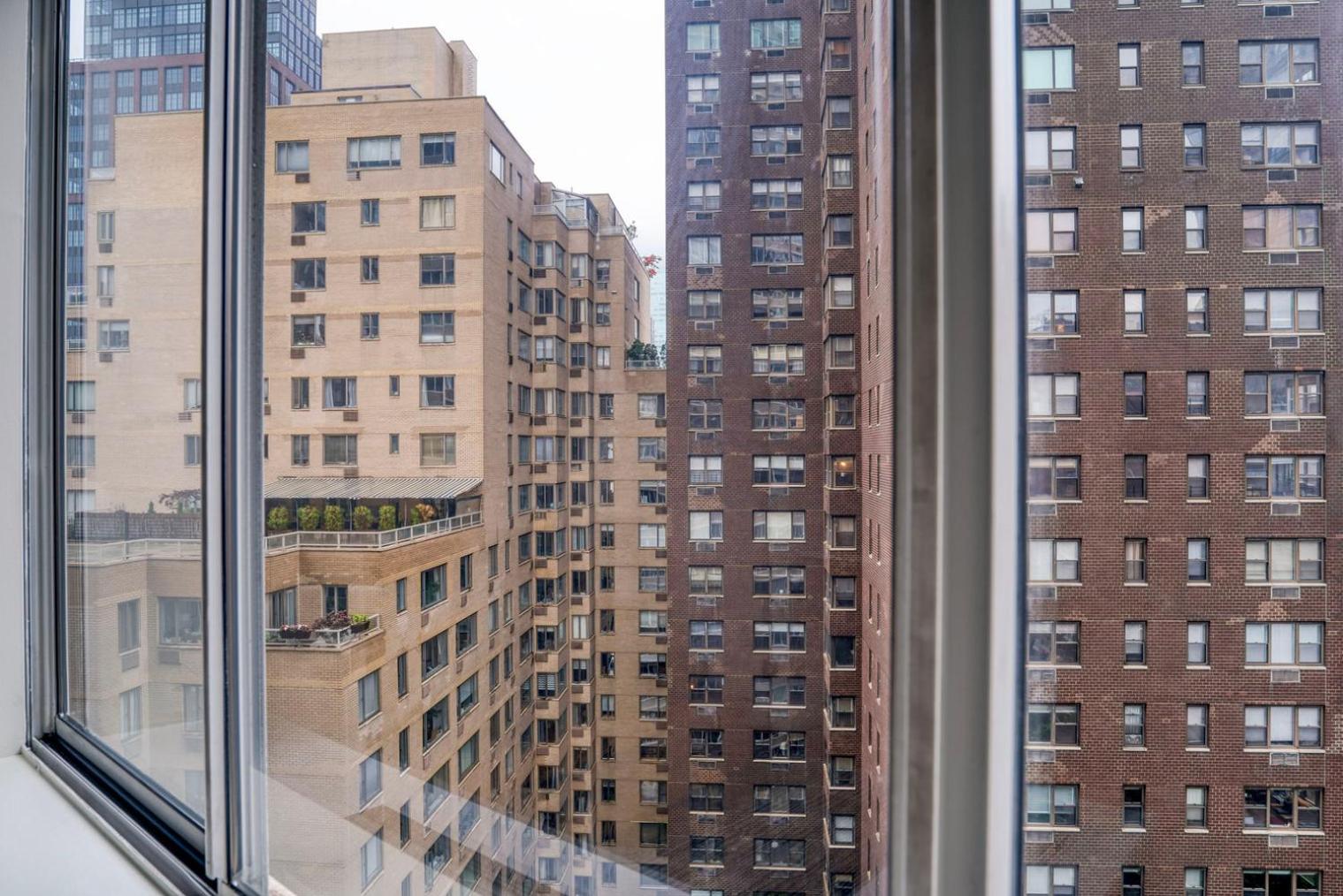 Blueground Midtown E gym wd nr UN NYC-1150