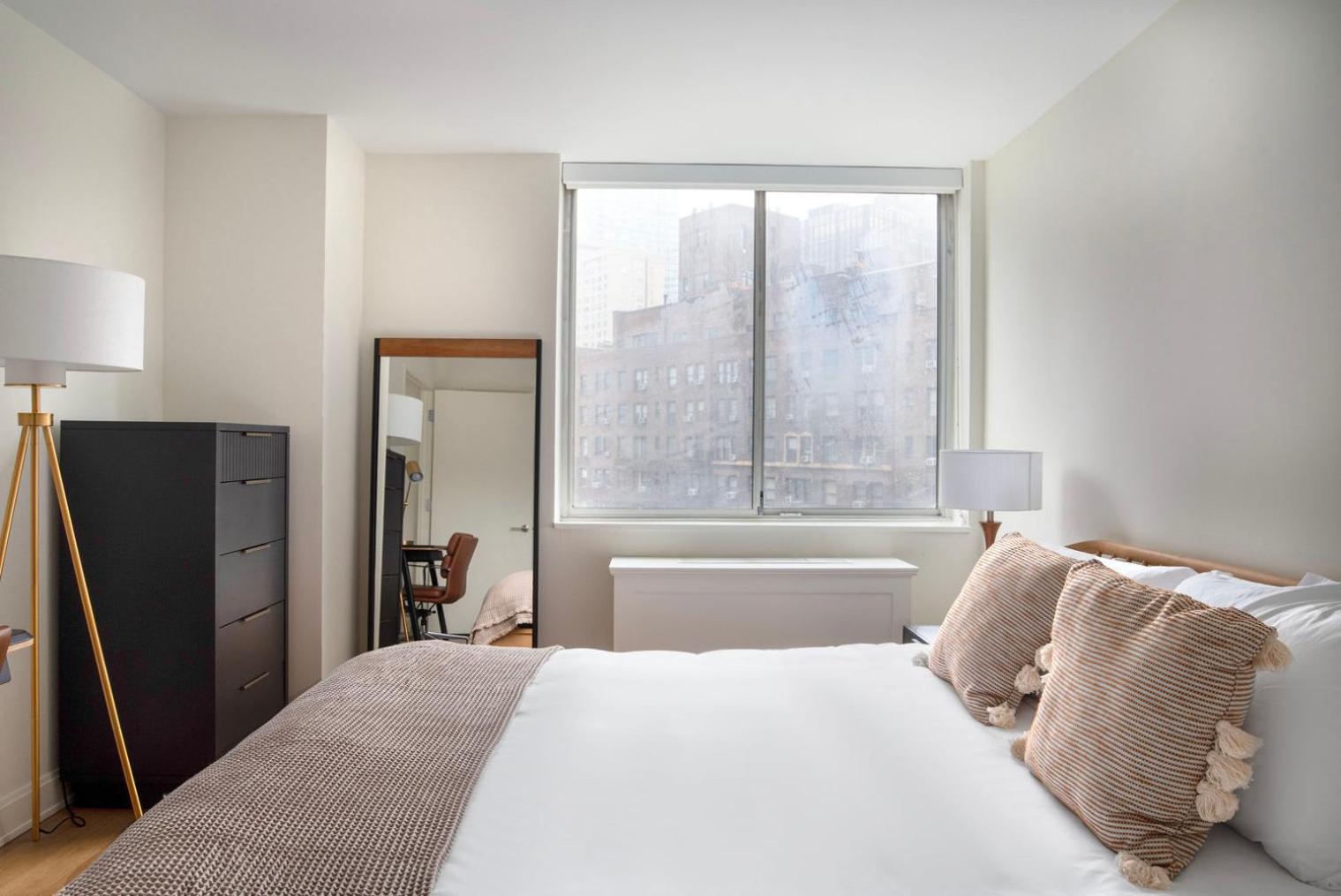 Blueground Midtown E gym wd nr UN NYC-1150
