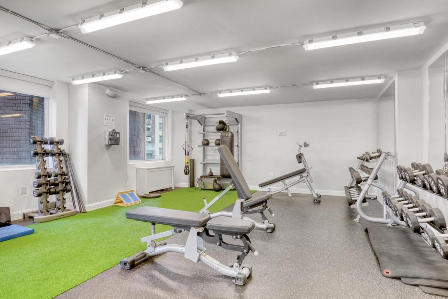 Blueground Midtown E gym wd nr UN NYC-1150