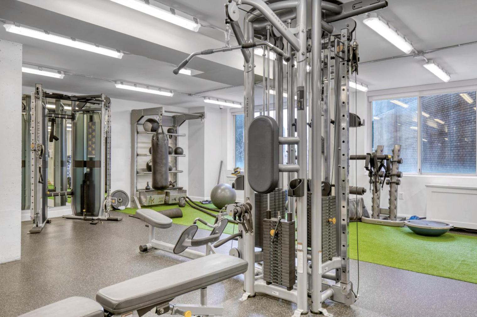 Blueground Midtown E gym wd nr UN NYC-1150
