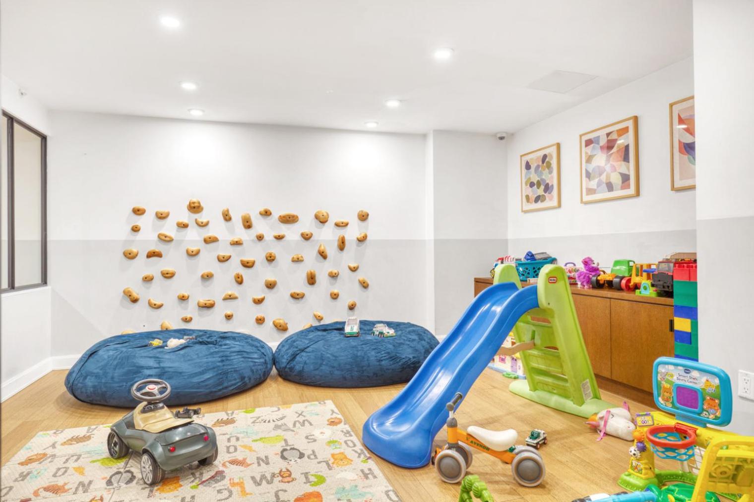 Blueground Midtown E gym wd nr UN NYC-1150