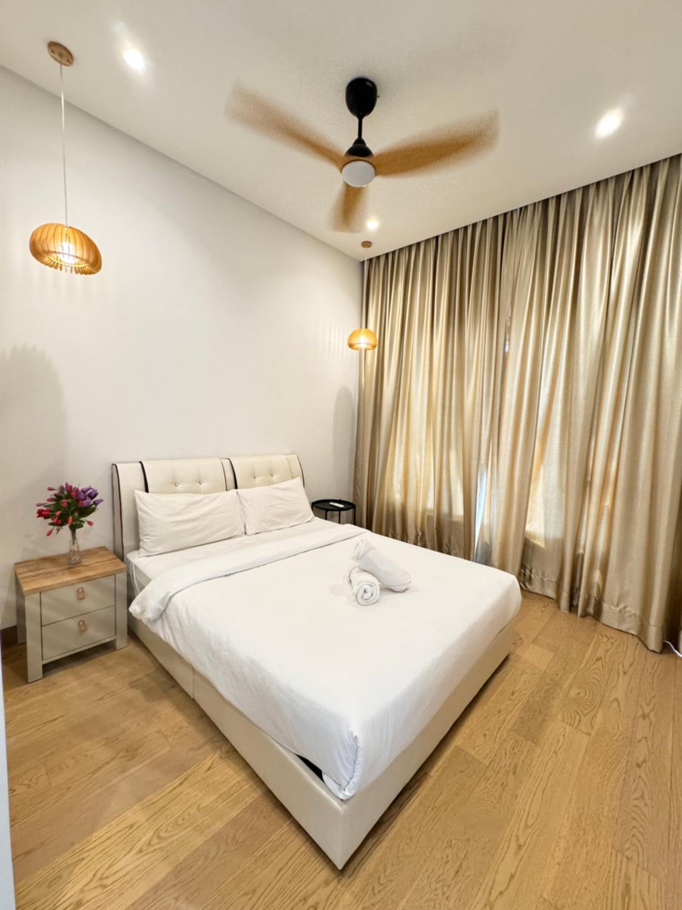LUCENTIA RESIDENCE HOLYDAY IN Kl