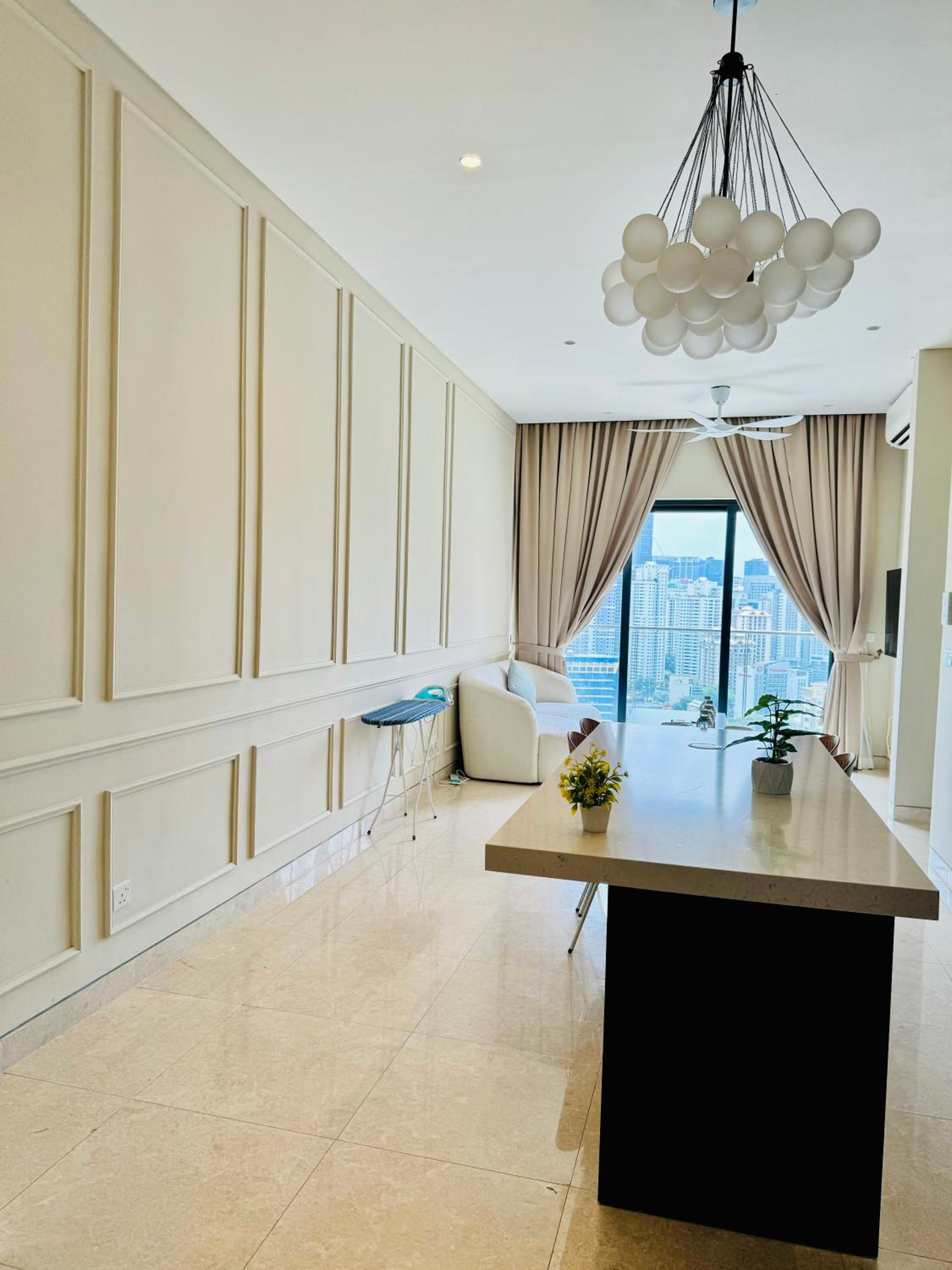 LUCENTIA RESIDENCE HOLYDAY IN Kl